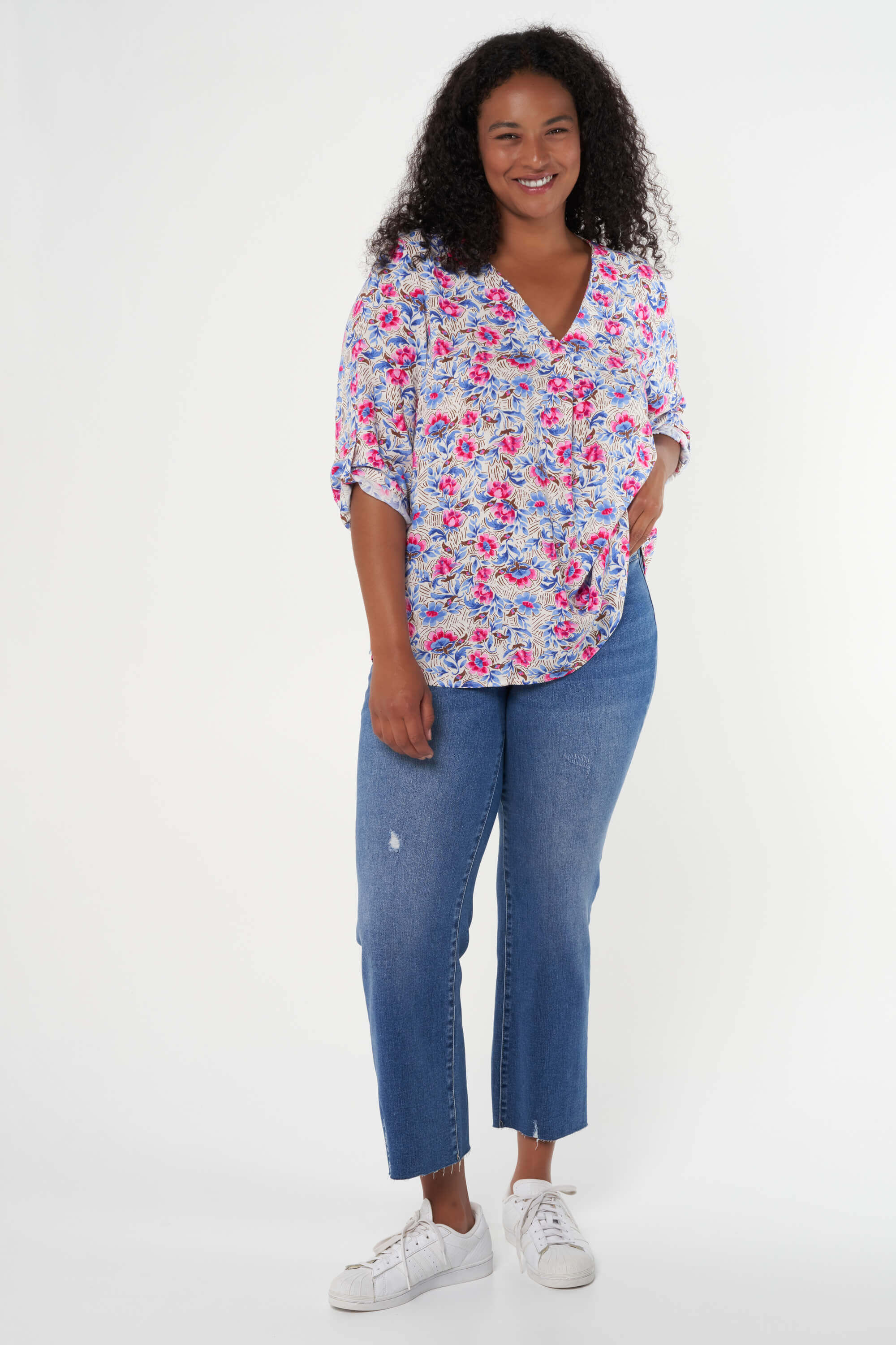 Blusa con un escote en V image number 5