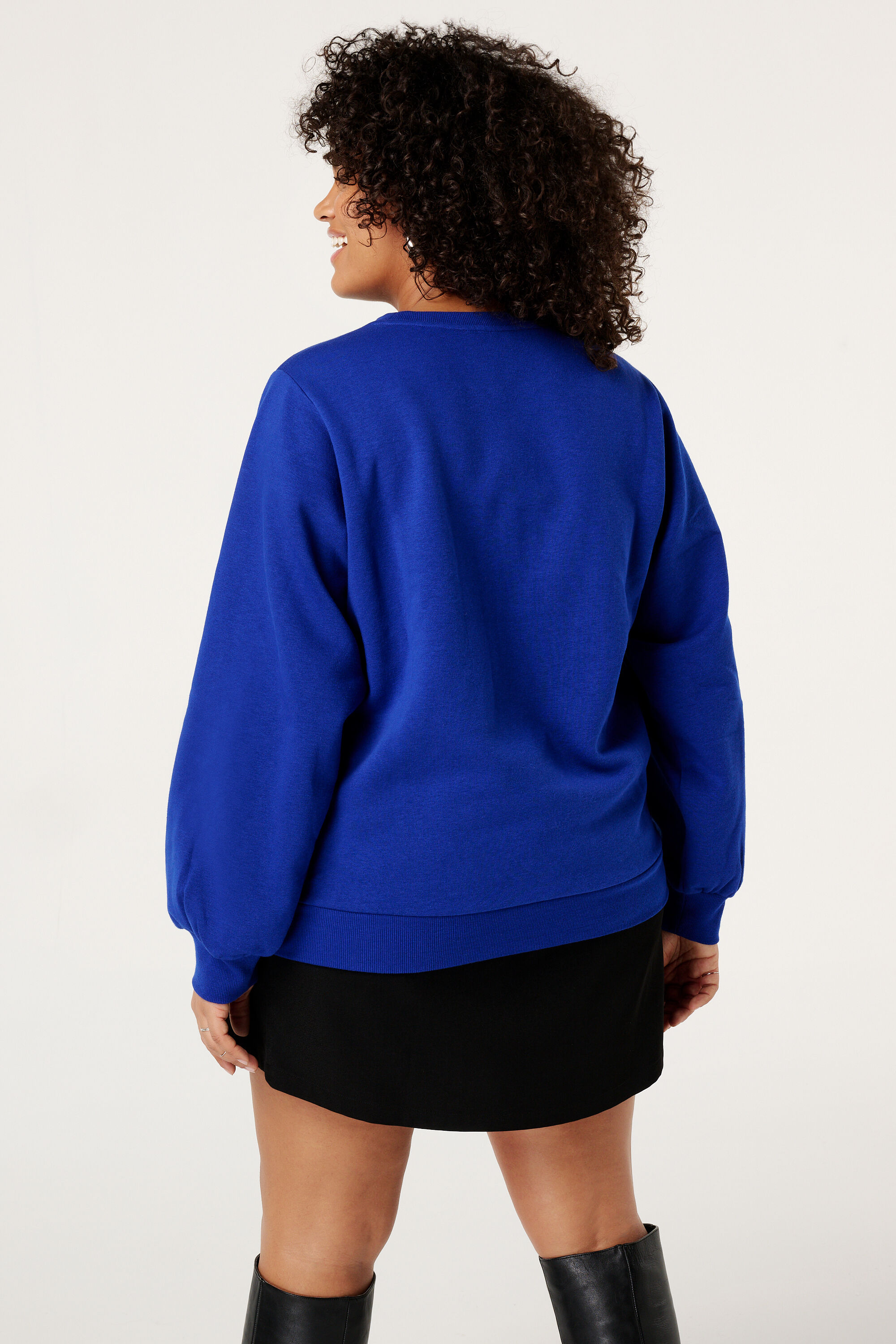 Su&eacute;ter con texto image number 3