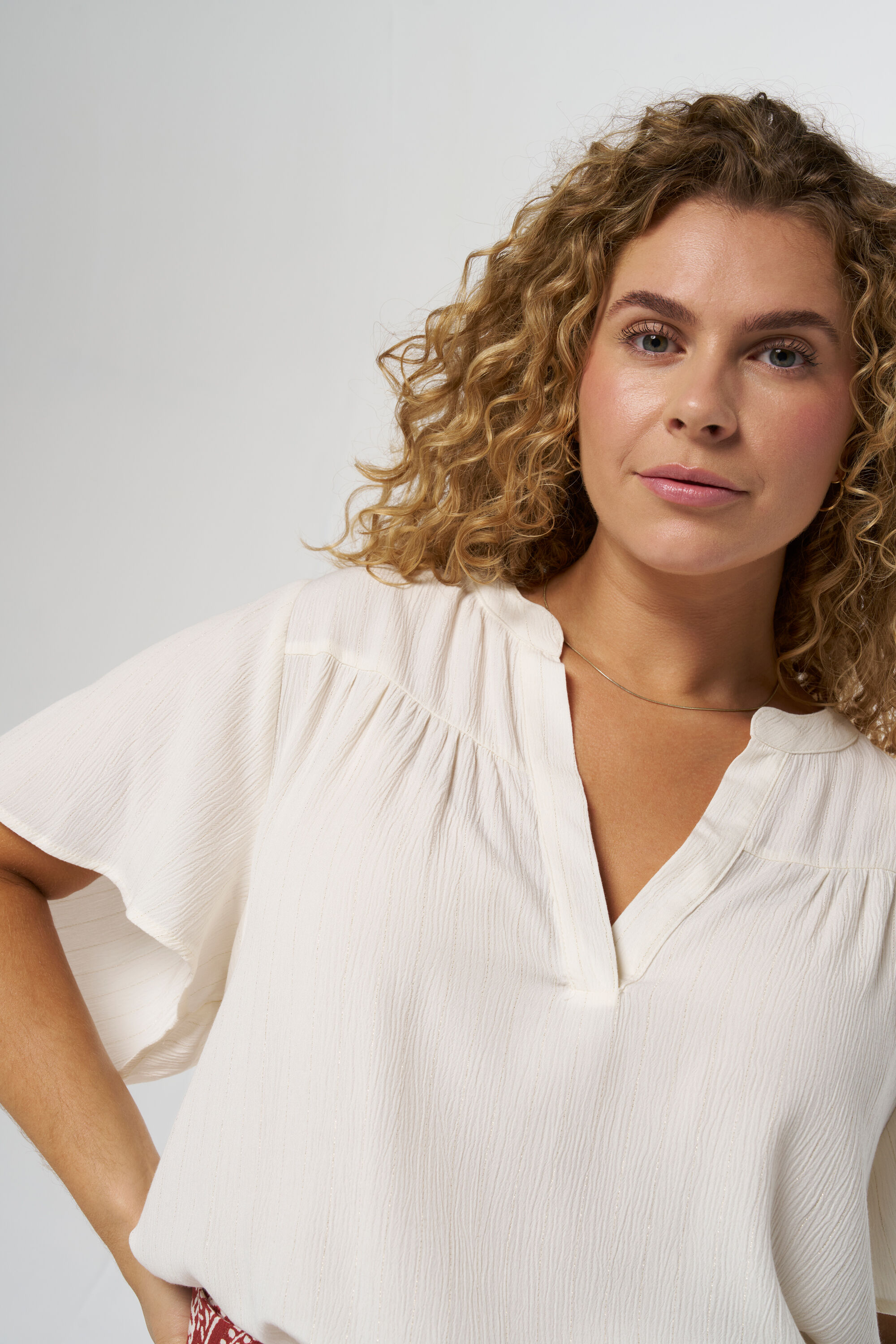 Blusa con manga mariposa image number 4