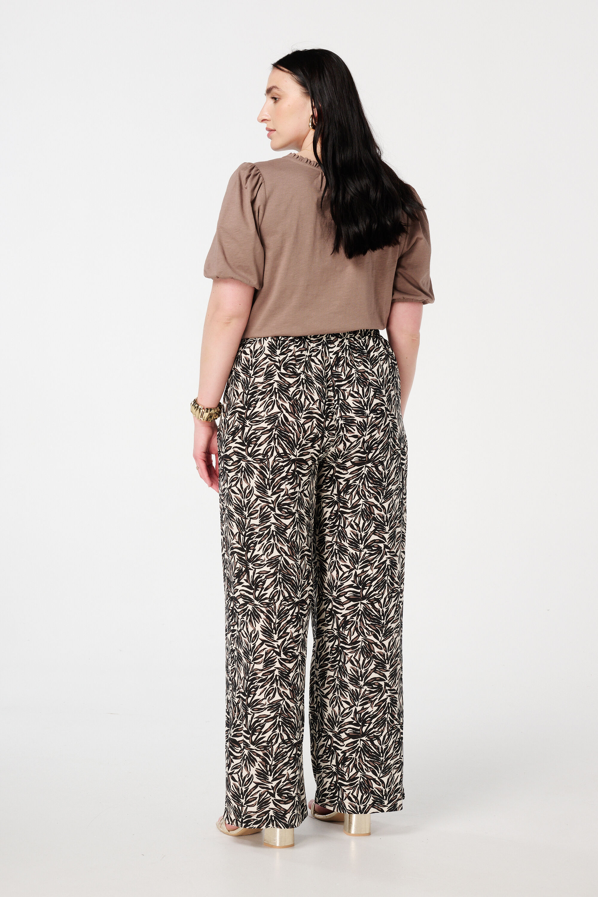 Pantalones ligeros con estampado image number 3