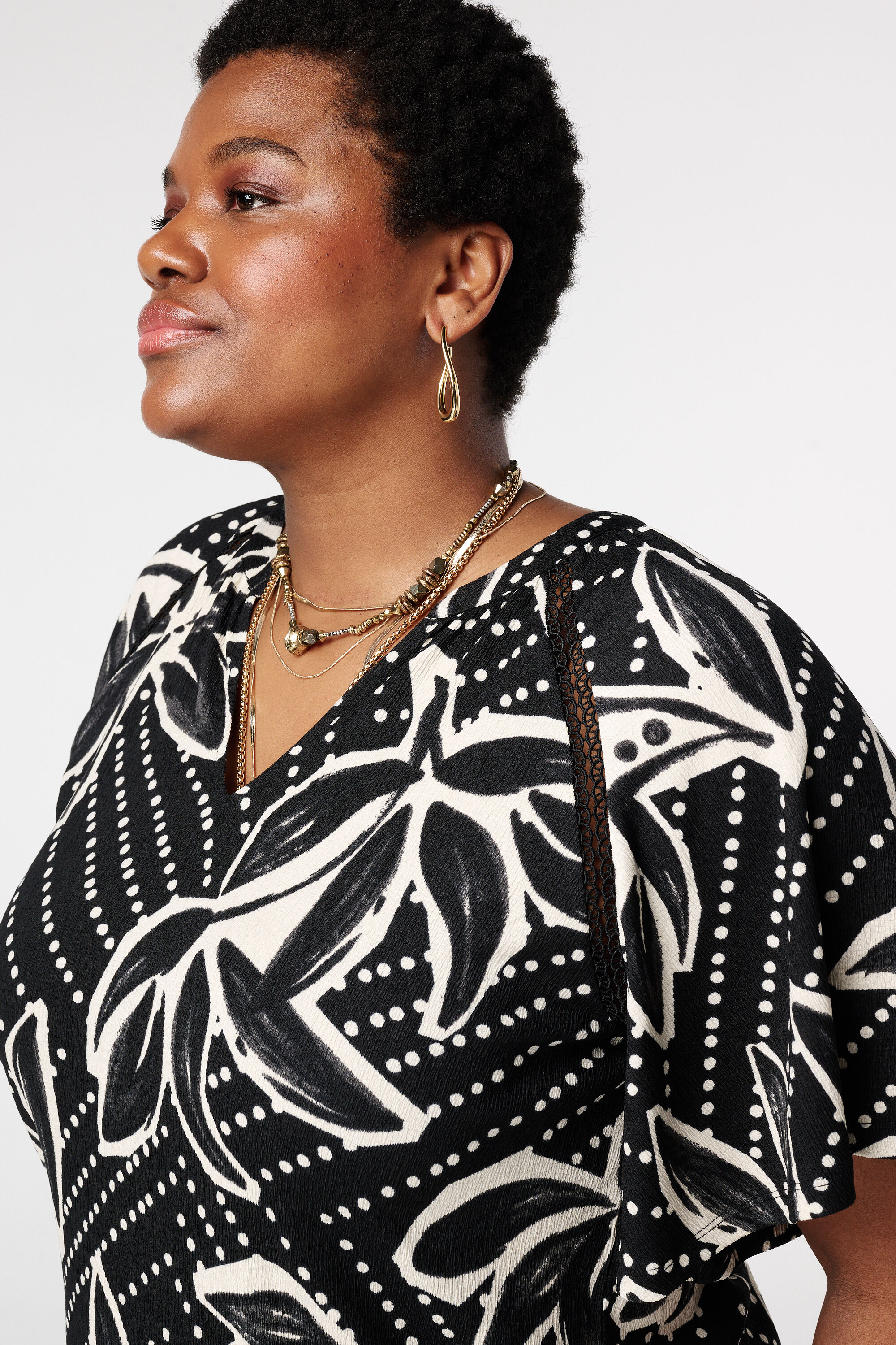 Top con mangas mariposa image number 4