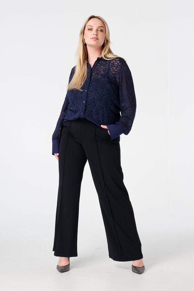 Top con encaje y lentejuelas image number 5