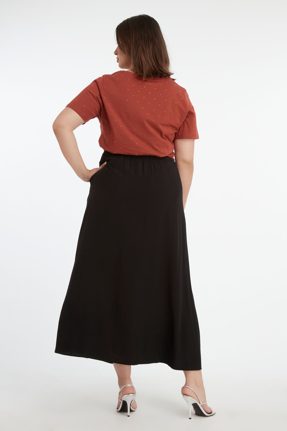 Falda abotonada  image number 4