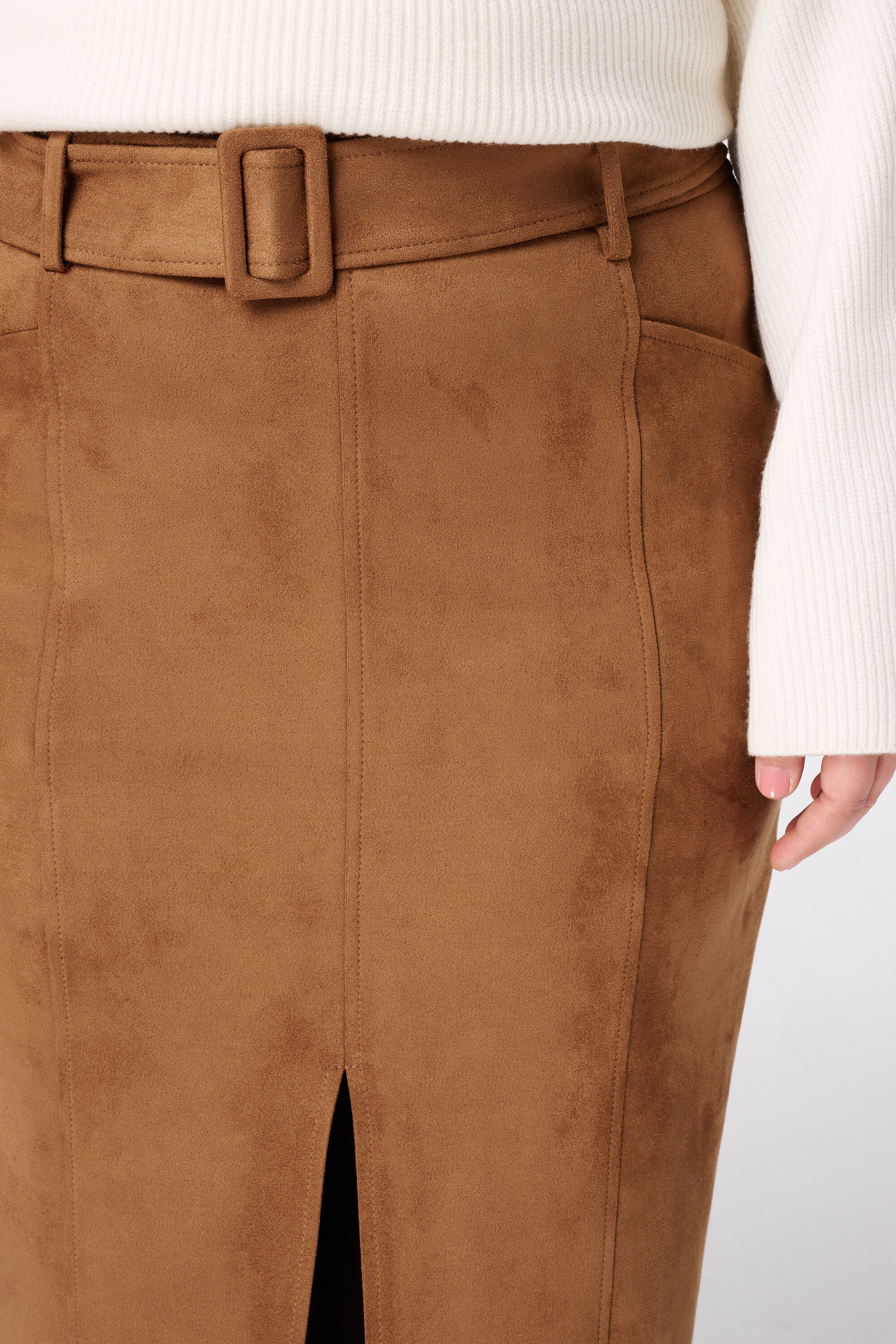 Falda midi con aspecto de ante y cintur&oacute;n image number 4