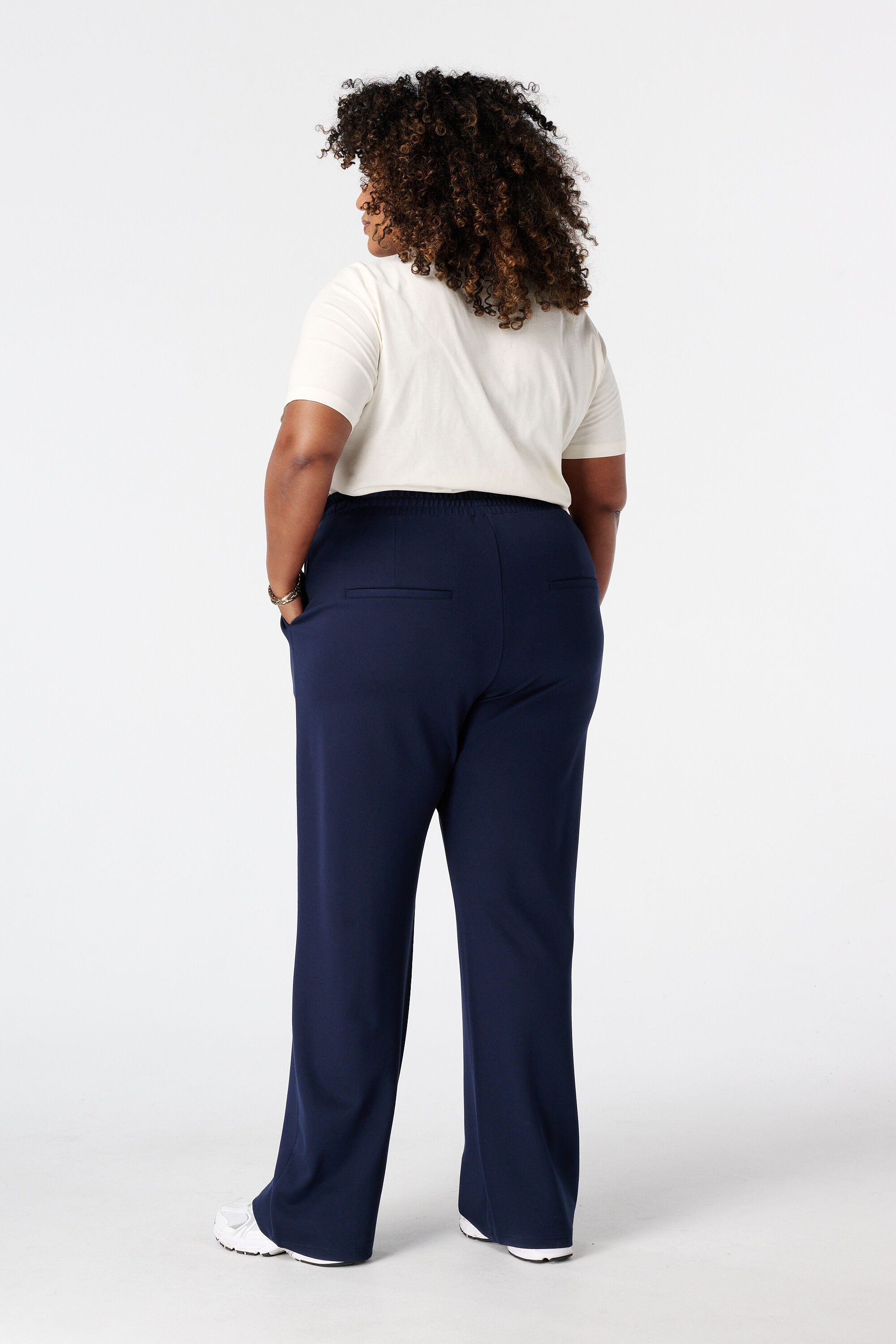 Pantal&oacute;n wide leg con cintura el&aacute;stica image number 3