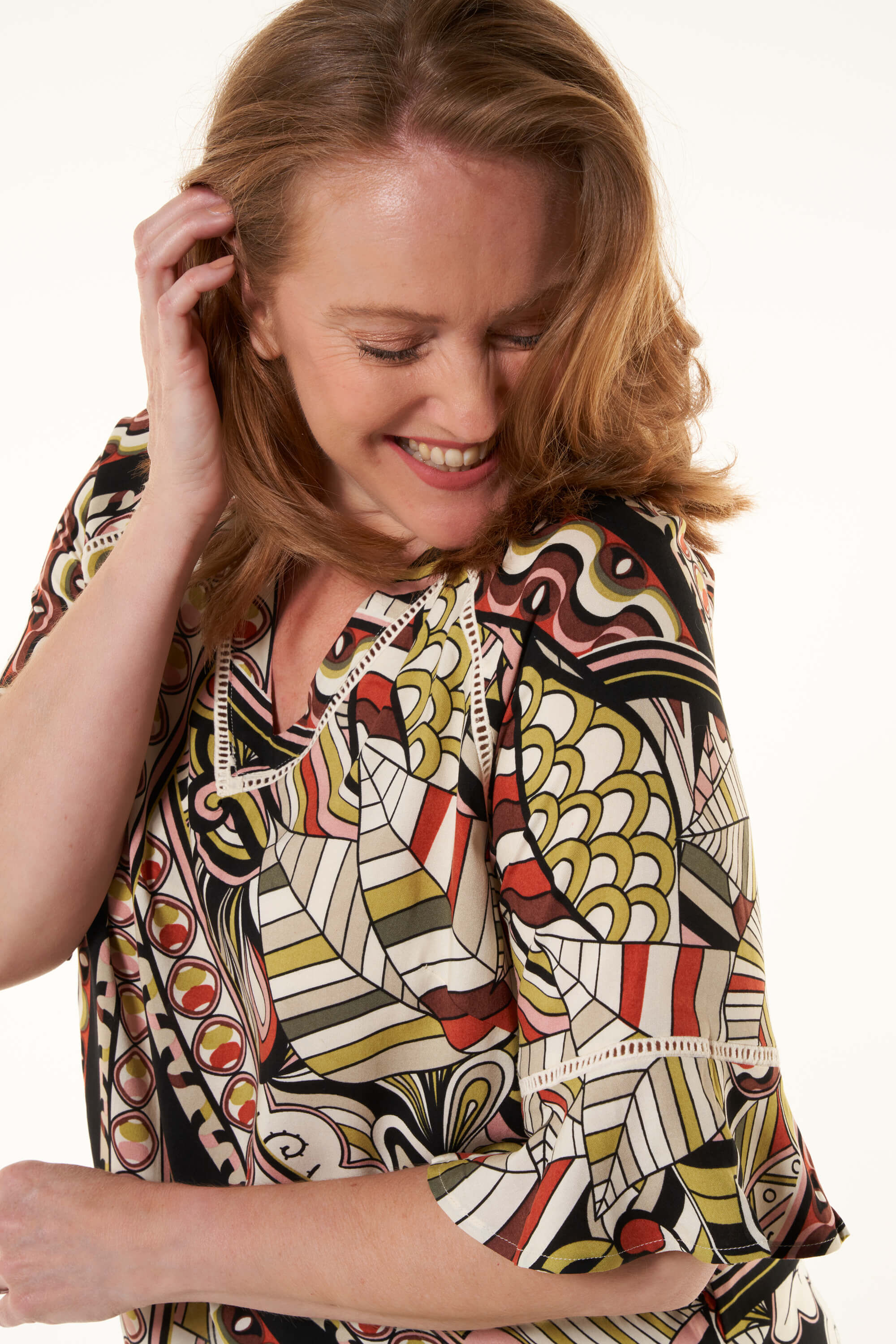Blusa con detalles bordados image number 6