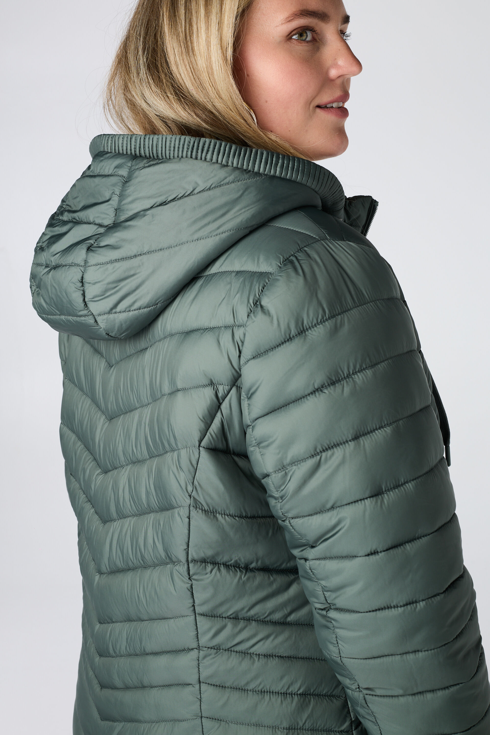 Chaqueta ligeramente acolchada image number 6