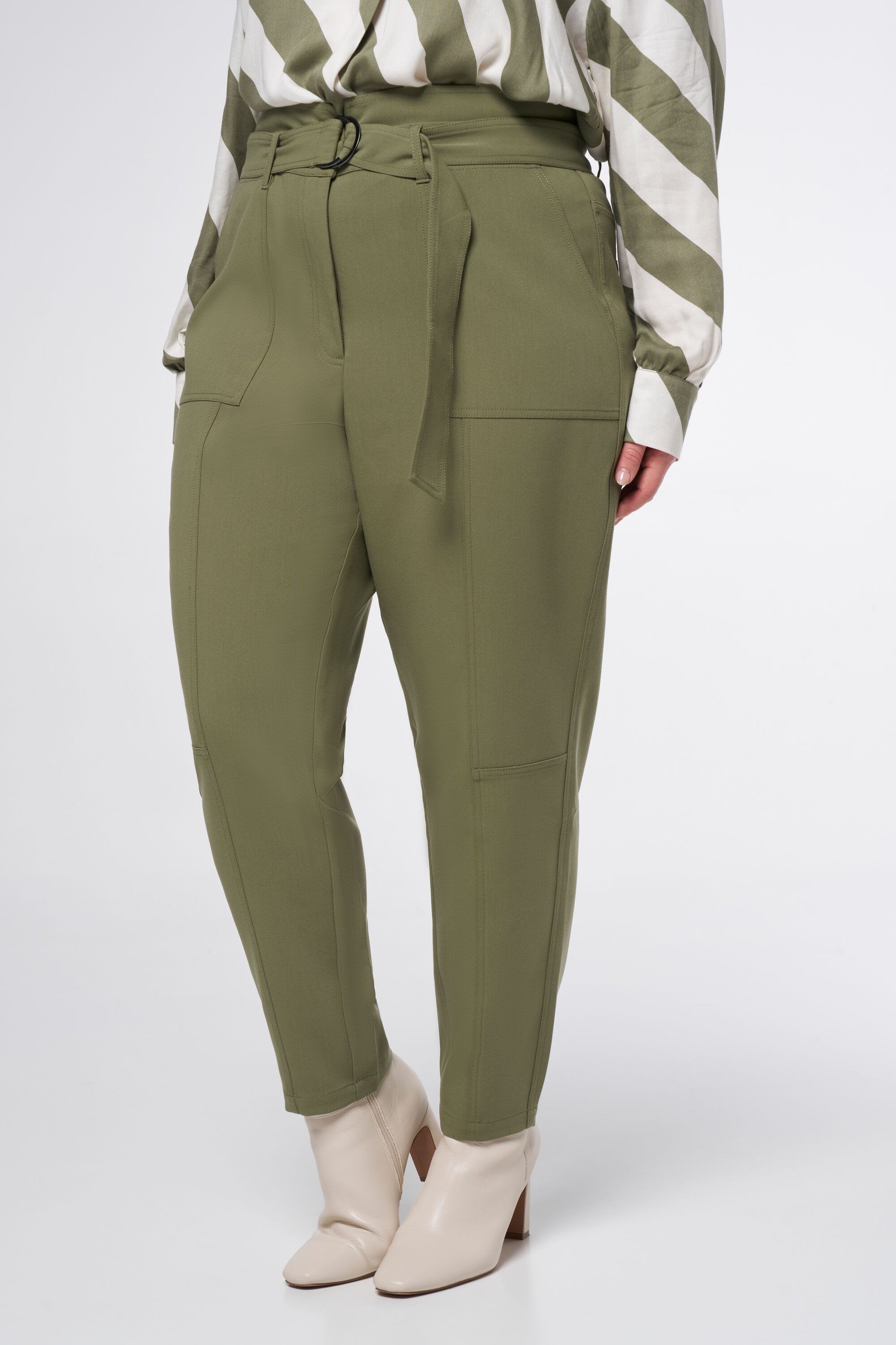 Pantalones Paperbag con cinto image number 5