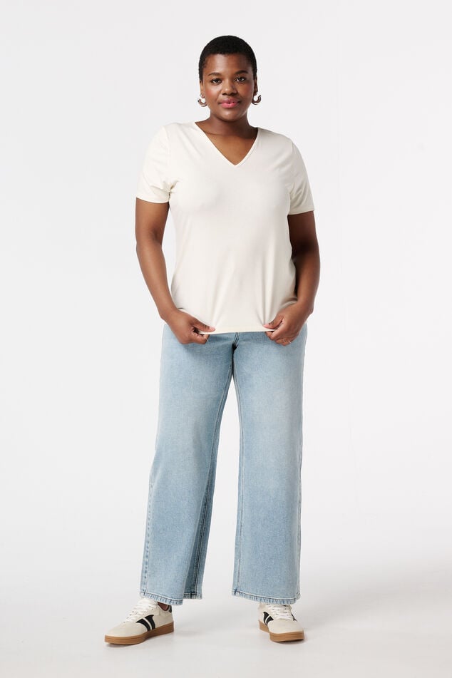 Camiseta con escote en V image number 5