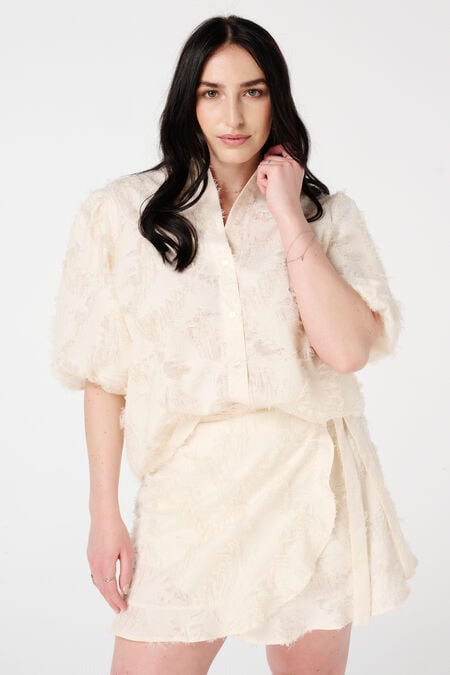 Blusa con textura y mangas globo Blusa con textura y mangas globo