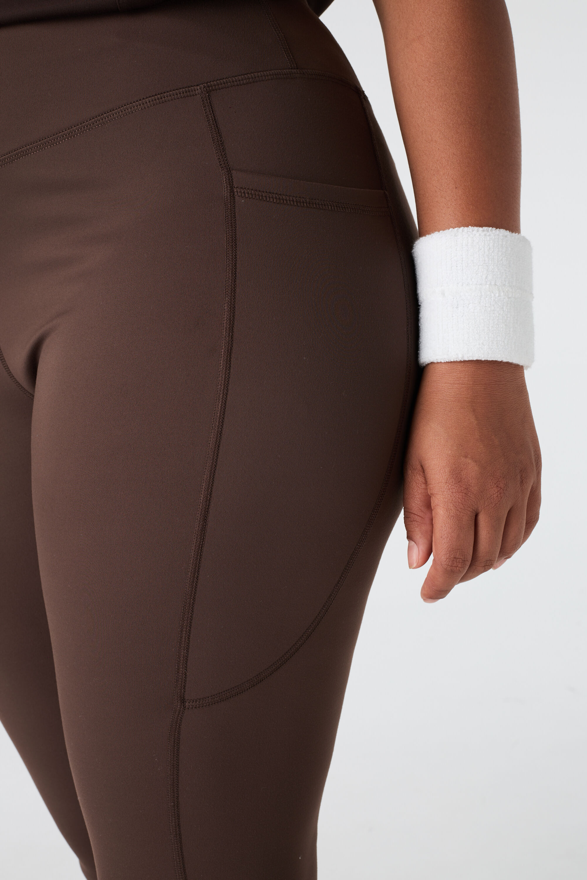 Leggings deportivos con bolsillos laterales image number 5
