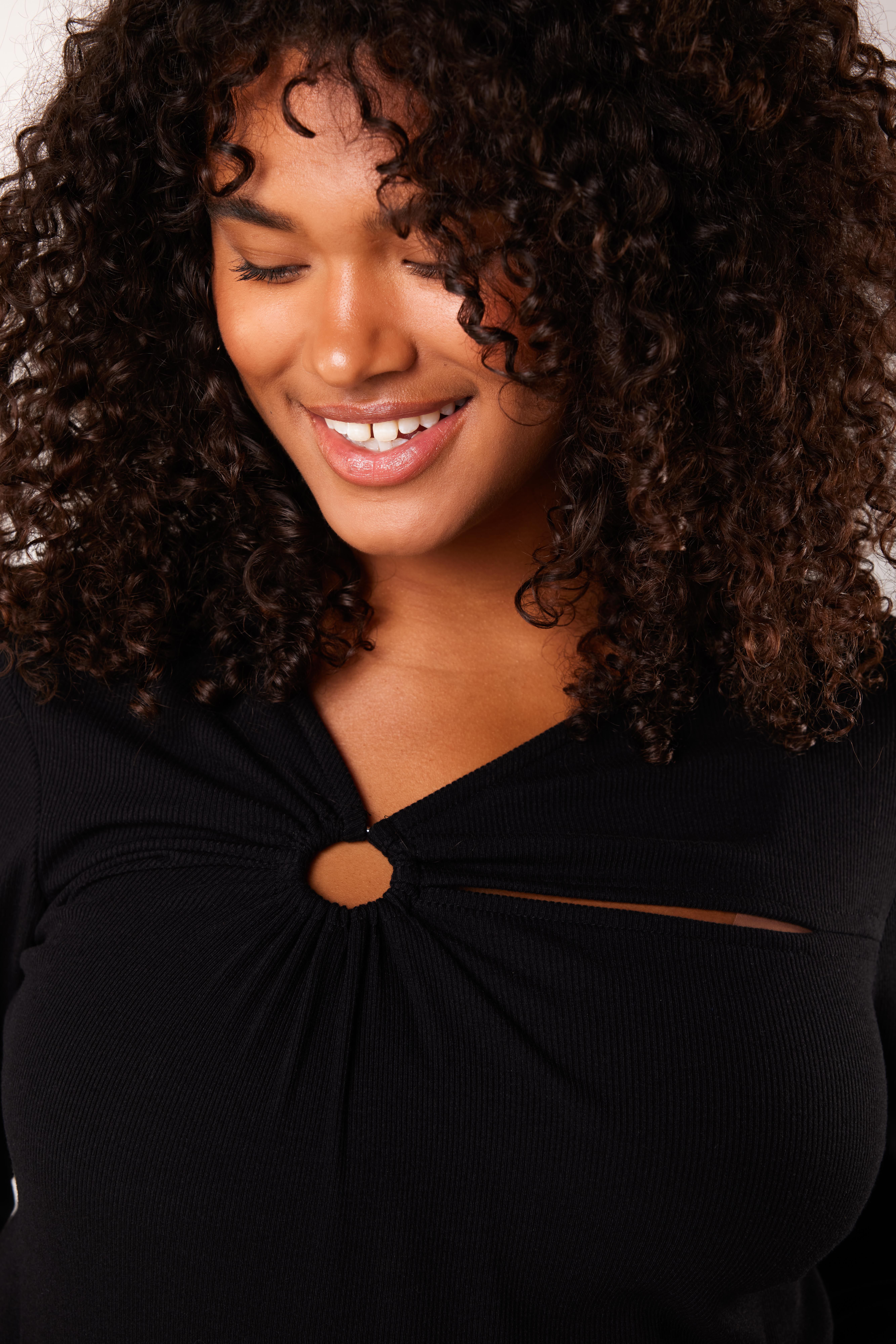 Top asim&eacute;trico image number 5