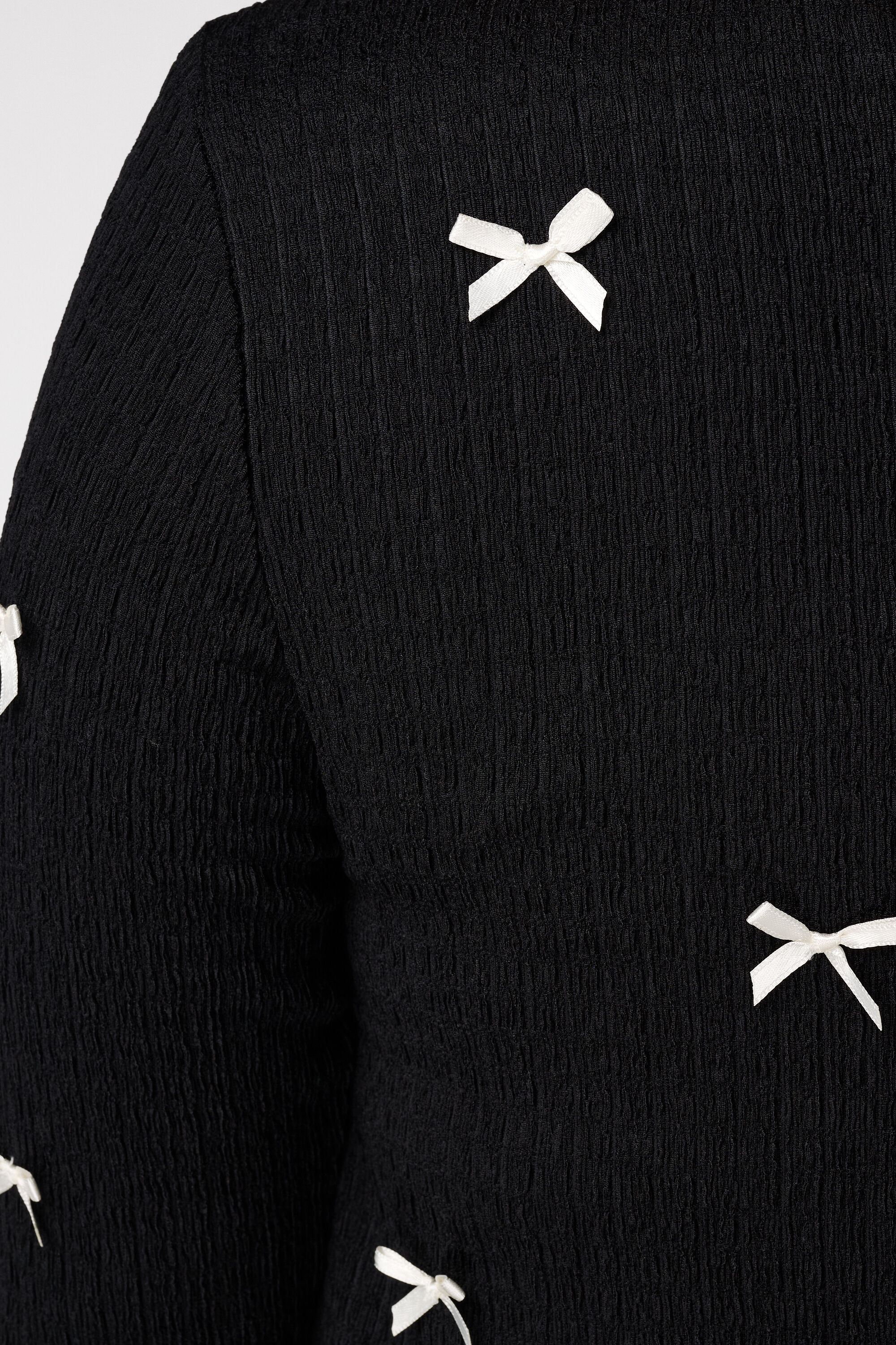 Top con detalles de lazos image number 6