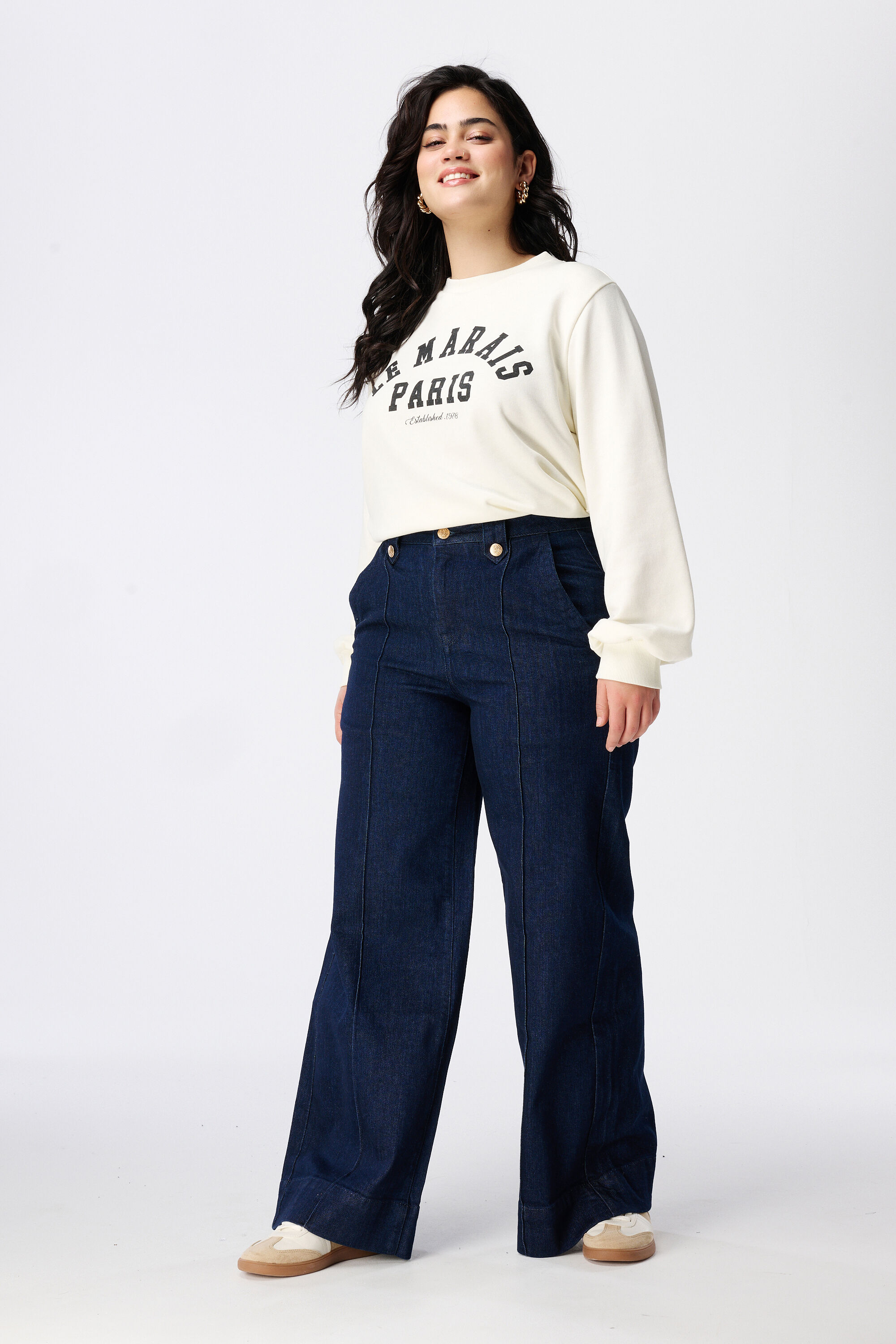 Su&eacute;ter con texto image number 5