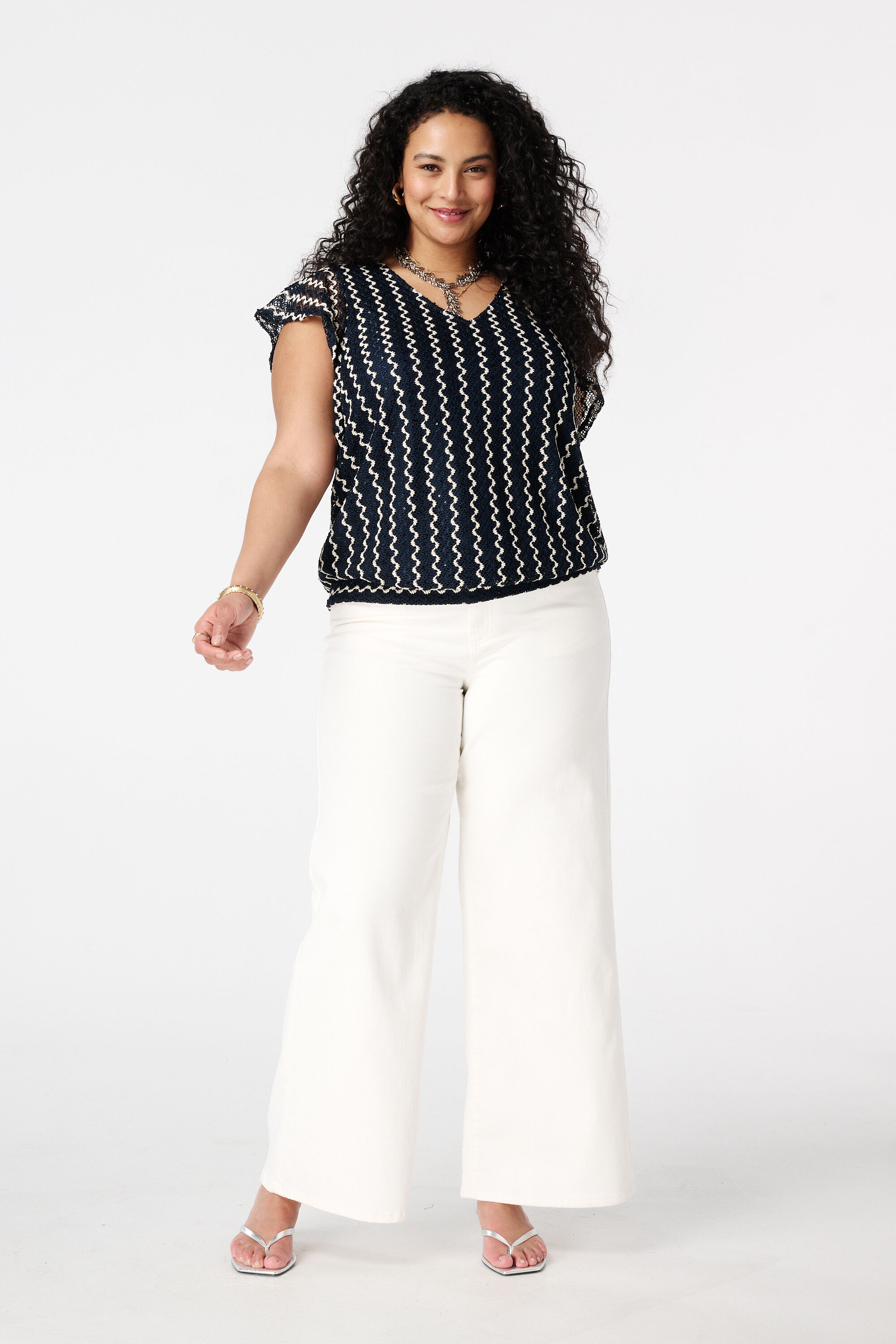 Top con mangas mariposa image number 5