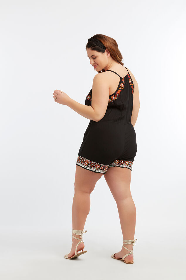 Mono con bordado image number 5