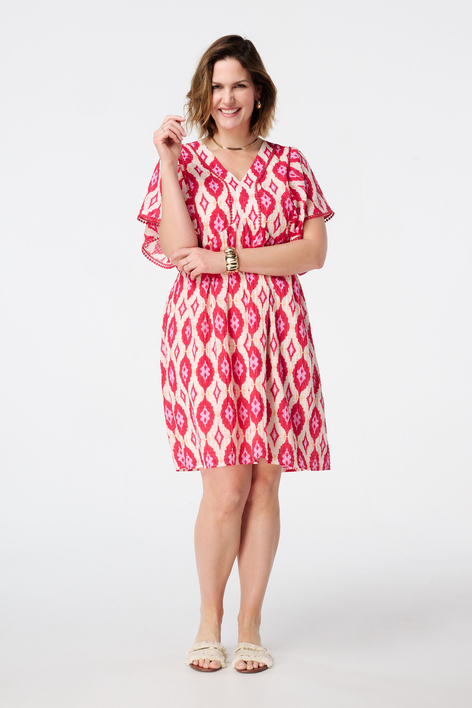 Vestido con escote en V y manga casquillo  image number 5