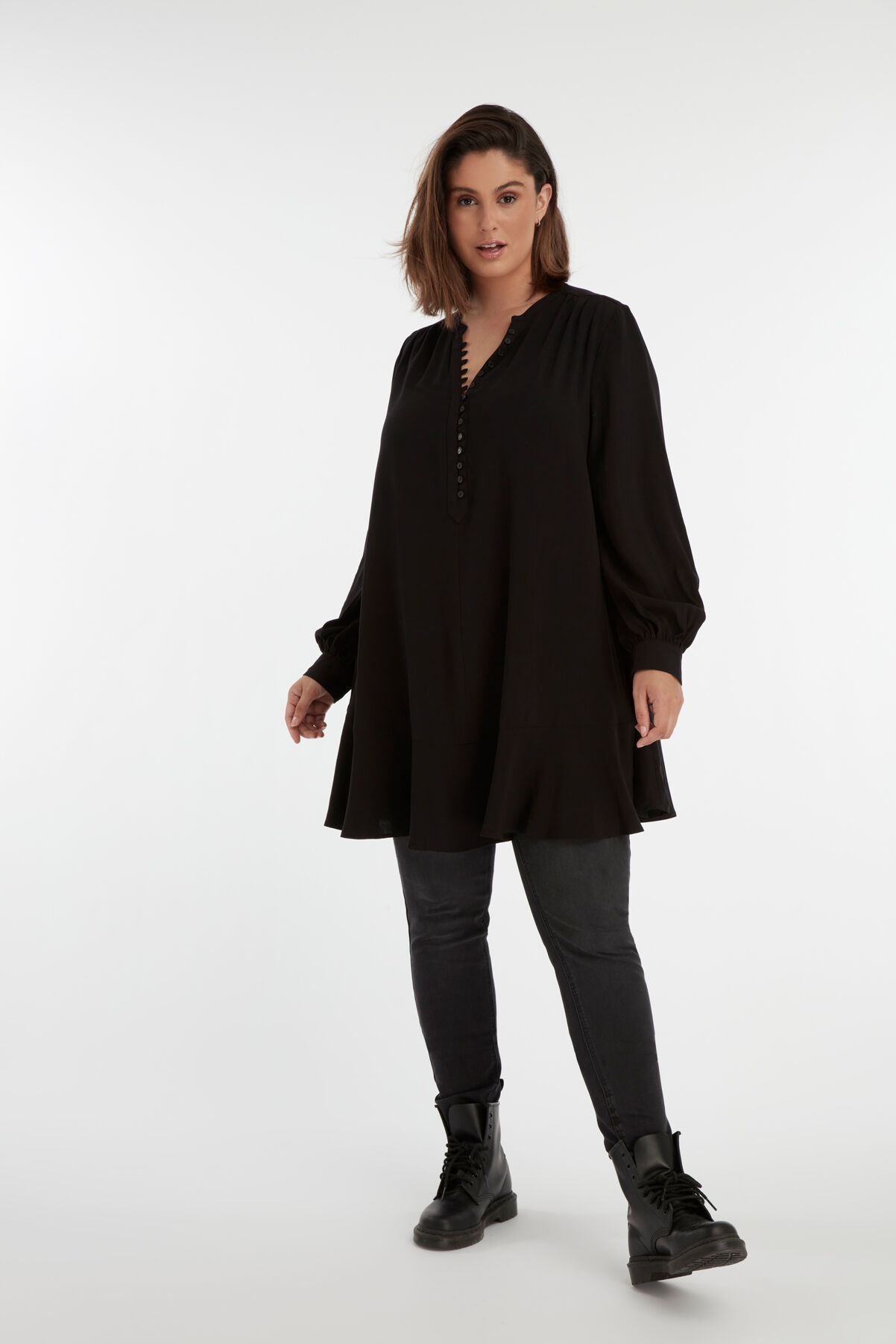 Blusa con botones image number 5
