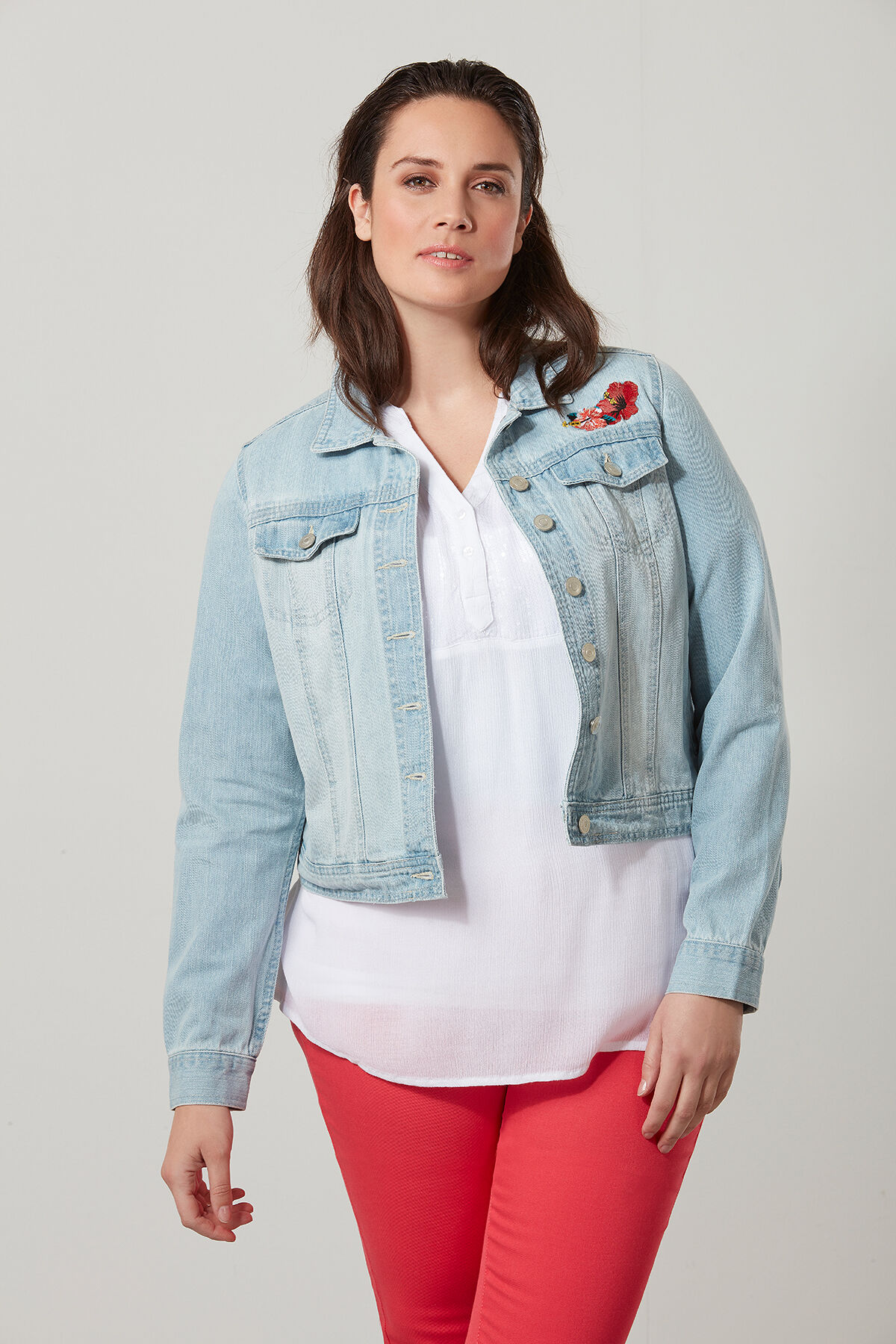 Blusa con lentejuelas image number 4