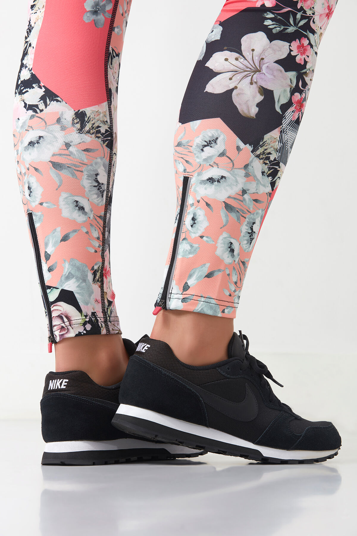 Leggings deportivos con estampado floral image number 4