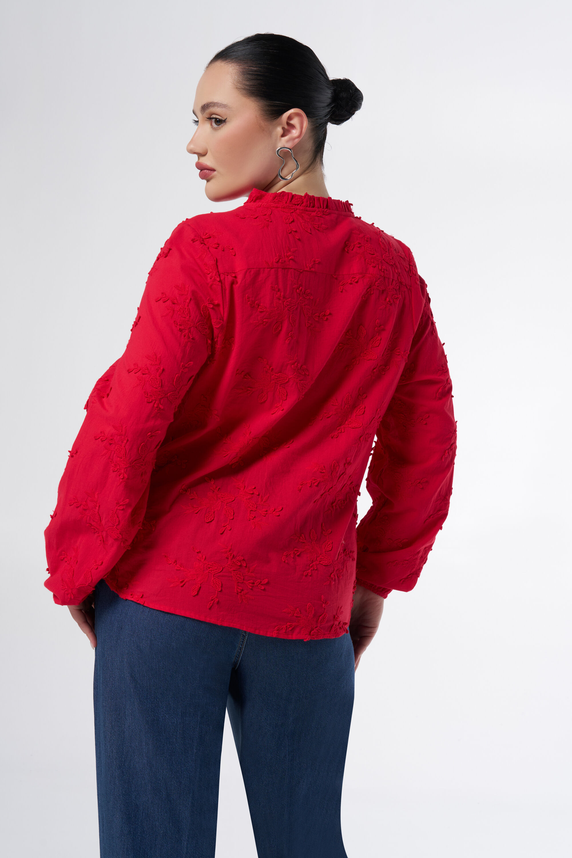 Blusa con bordado image number 3