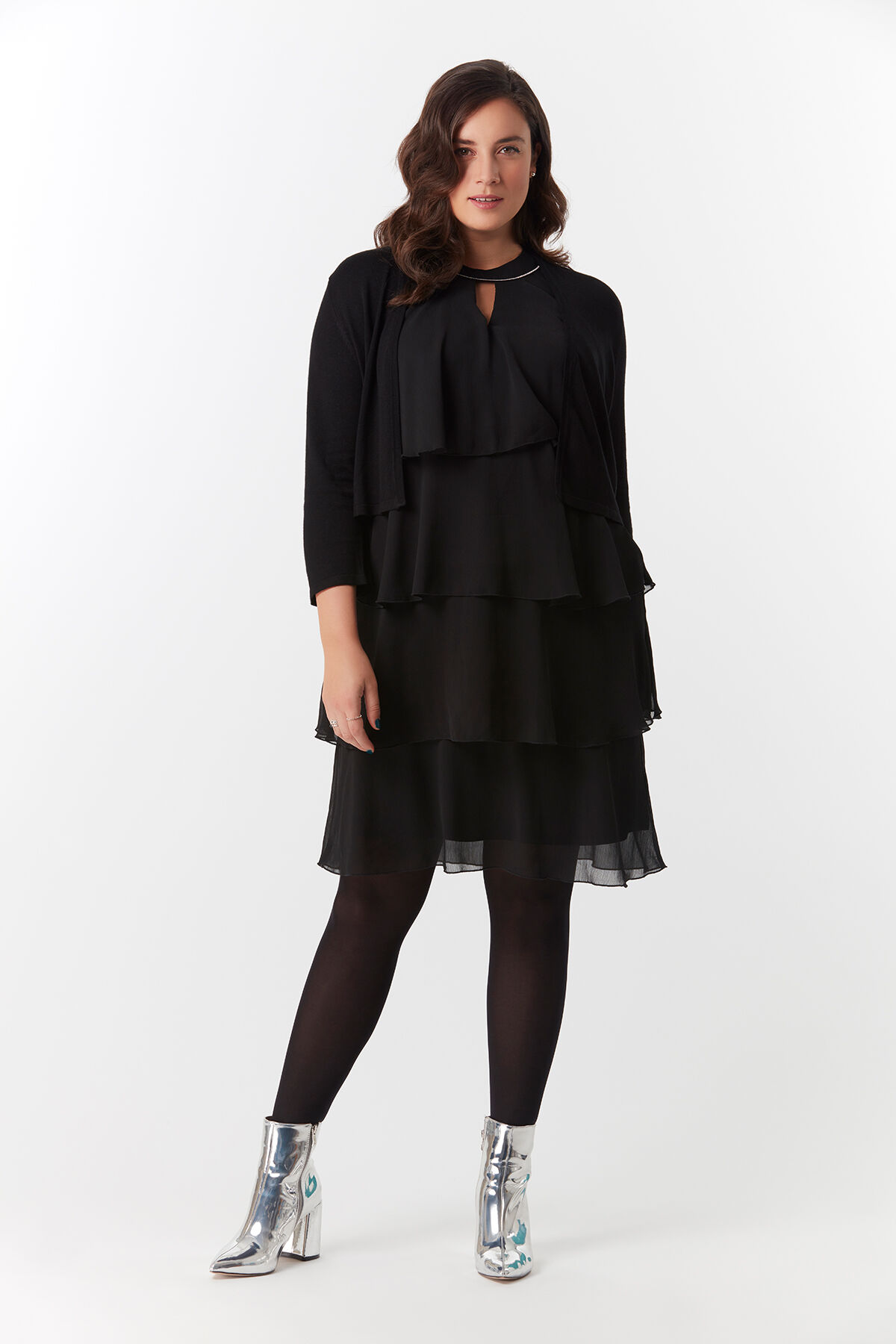 Vestido con volantes image number 4