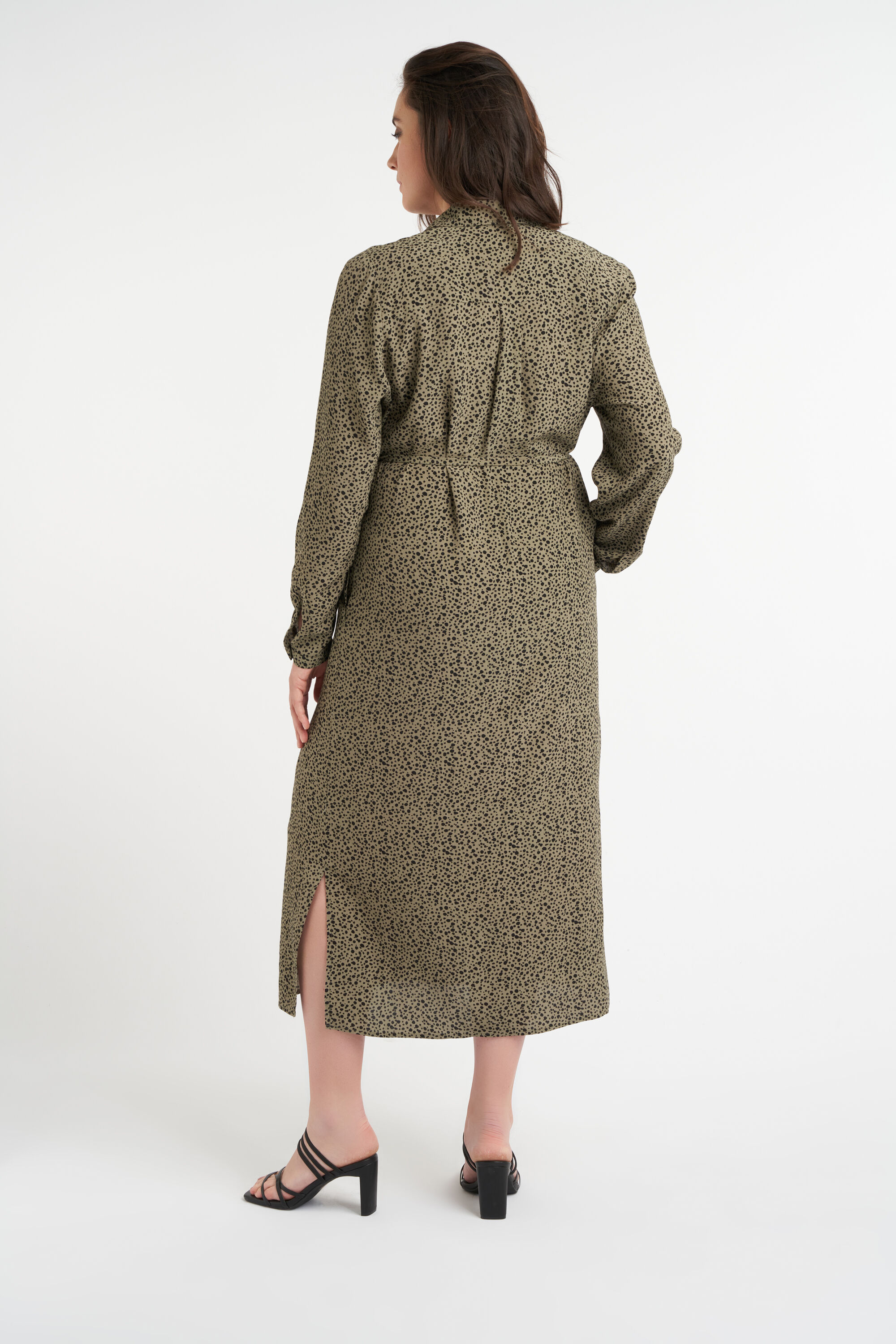 Vestido largo con cinto atado image number 4