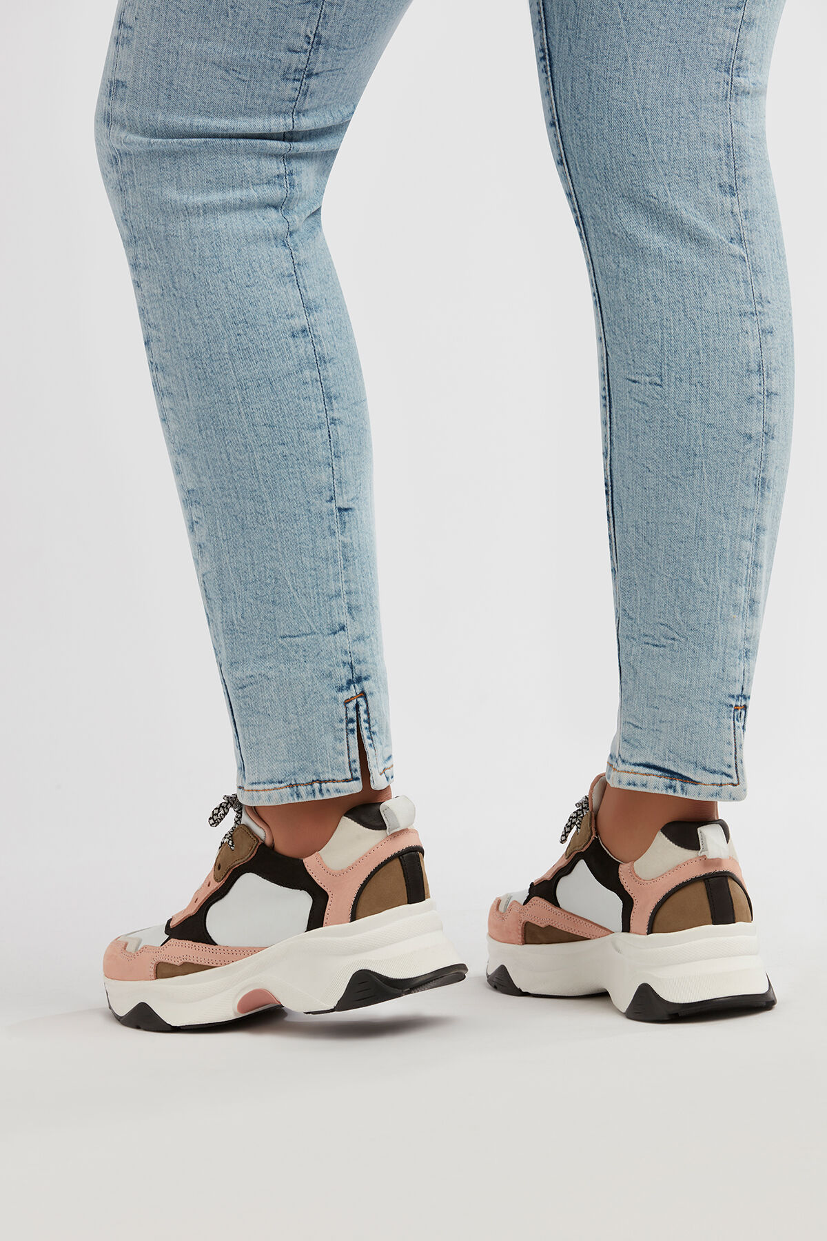 Vaqueros de pernera estrecha IRIS con aberturas  image number 5