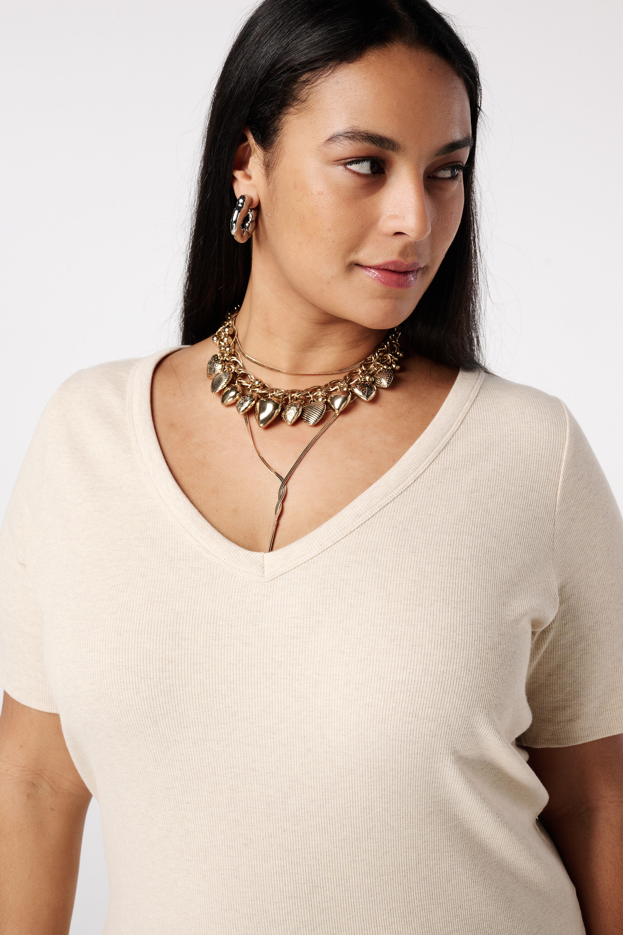 Top de canal&eacute; con escote en V image number 4