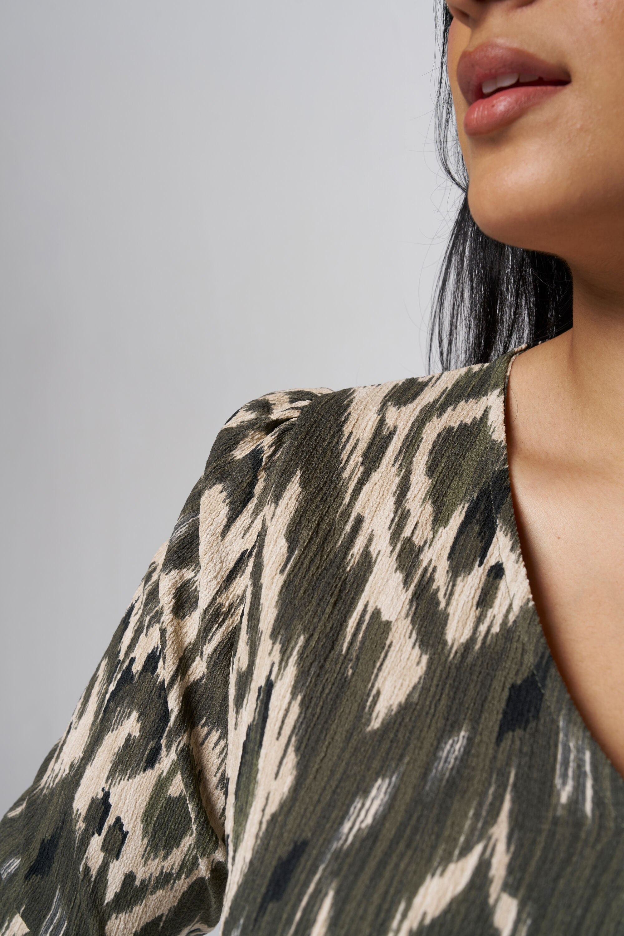 Vestido con bolsillos y estampado image number 4