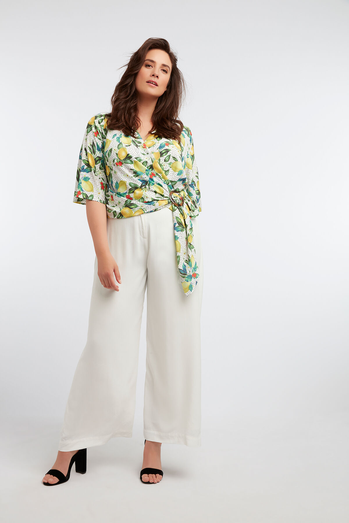 Top con estampado de lim&oacute;n y hebilla image number 5