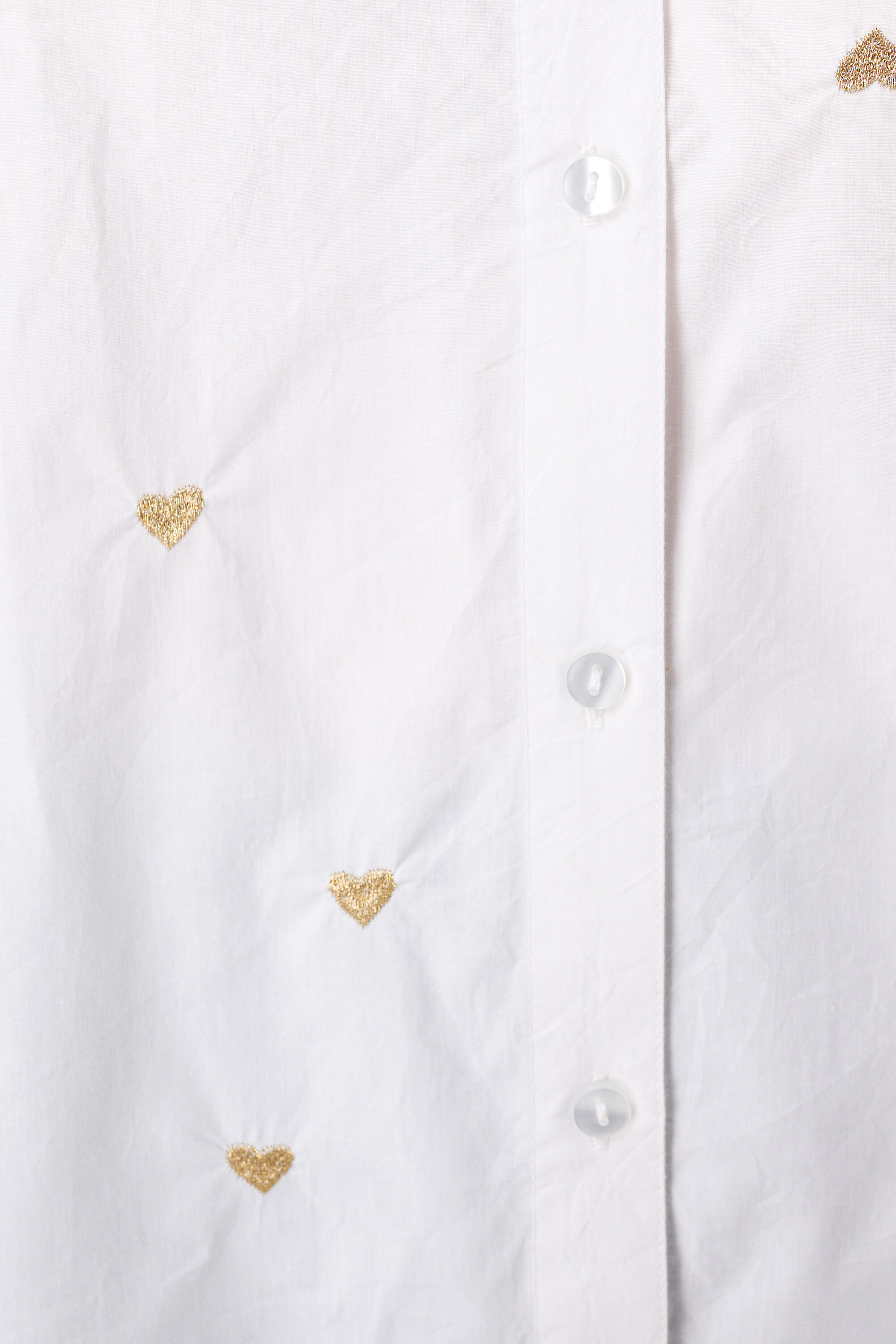 Blusa con corazones bordados image number 6