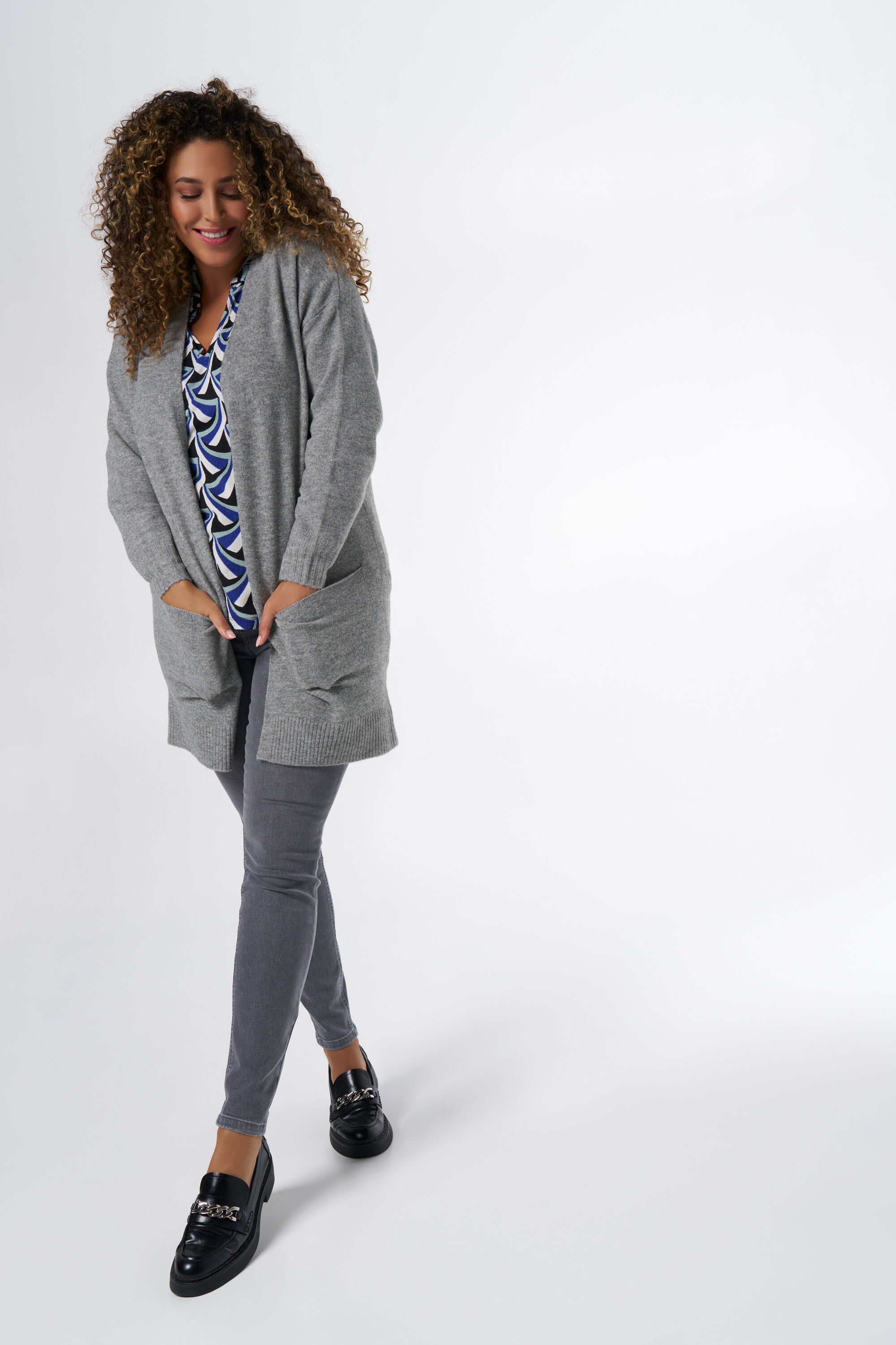 C&aacute;rdigan con bolsillos image number 6