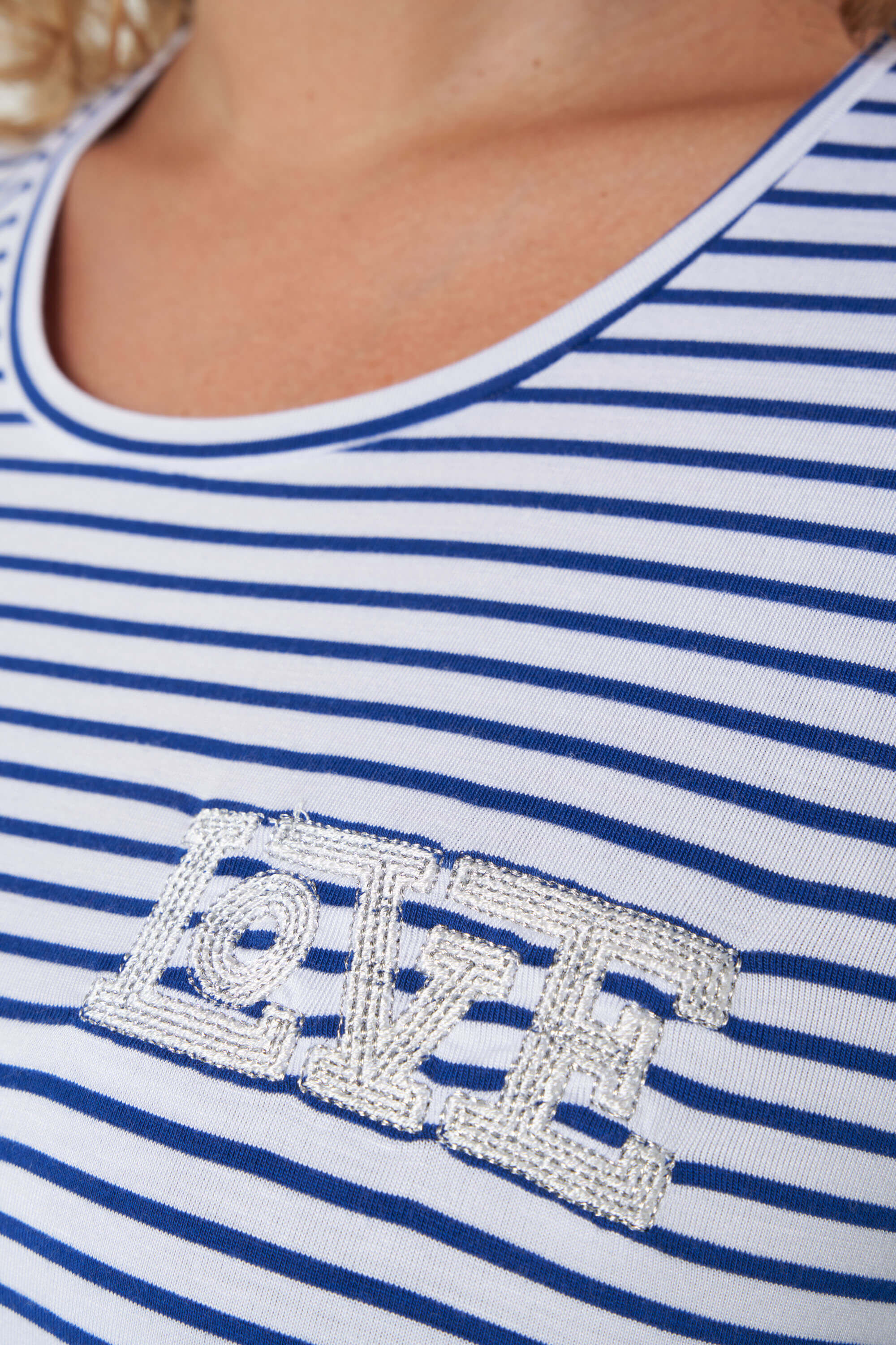 Camiseta de rayas con dise&ntilde;o impreso image number 5