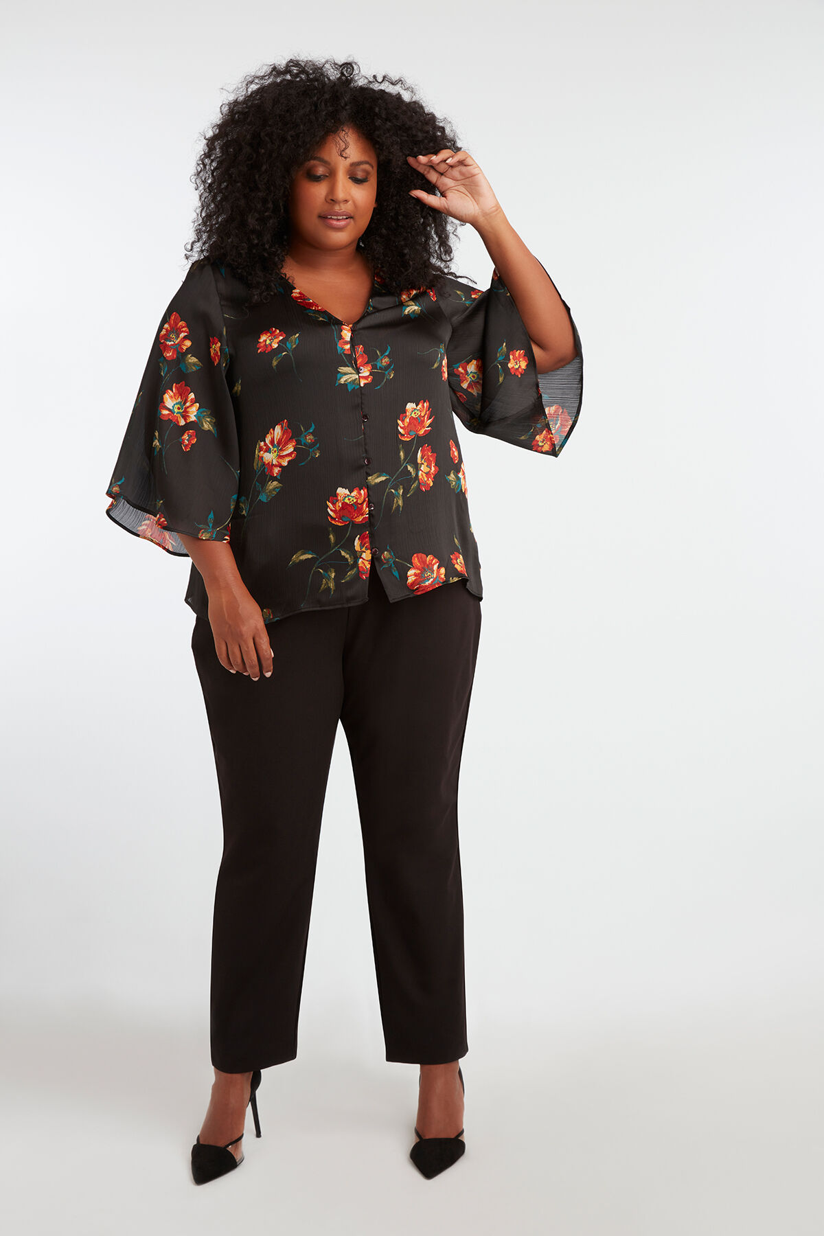 Blusa con mangas anchas image number 4