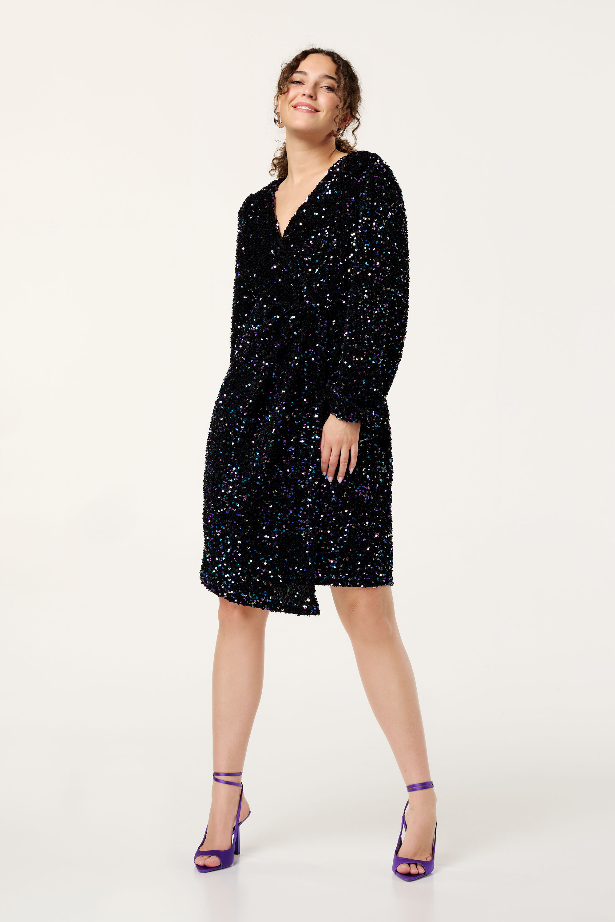 Vestido con lentejuelas image number 5