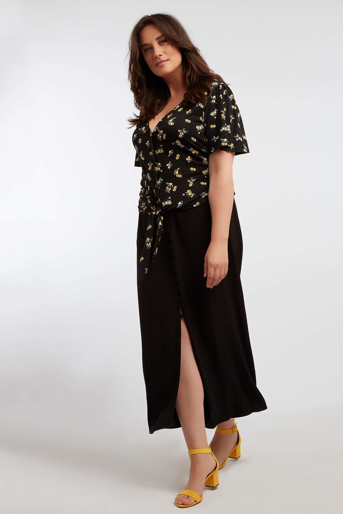 Falda maxi con botones image number 6