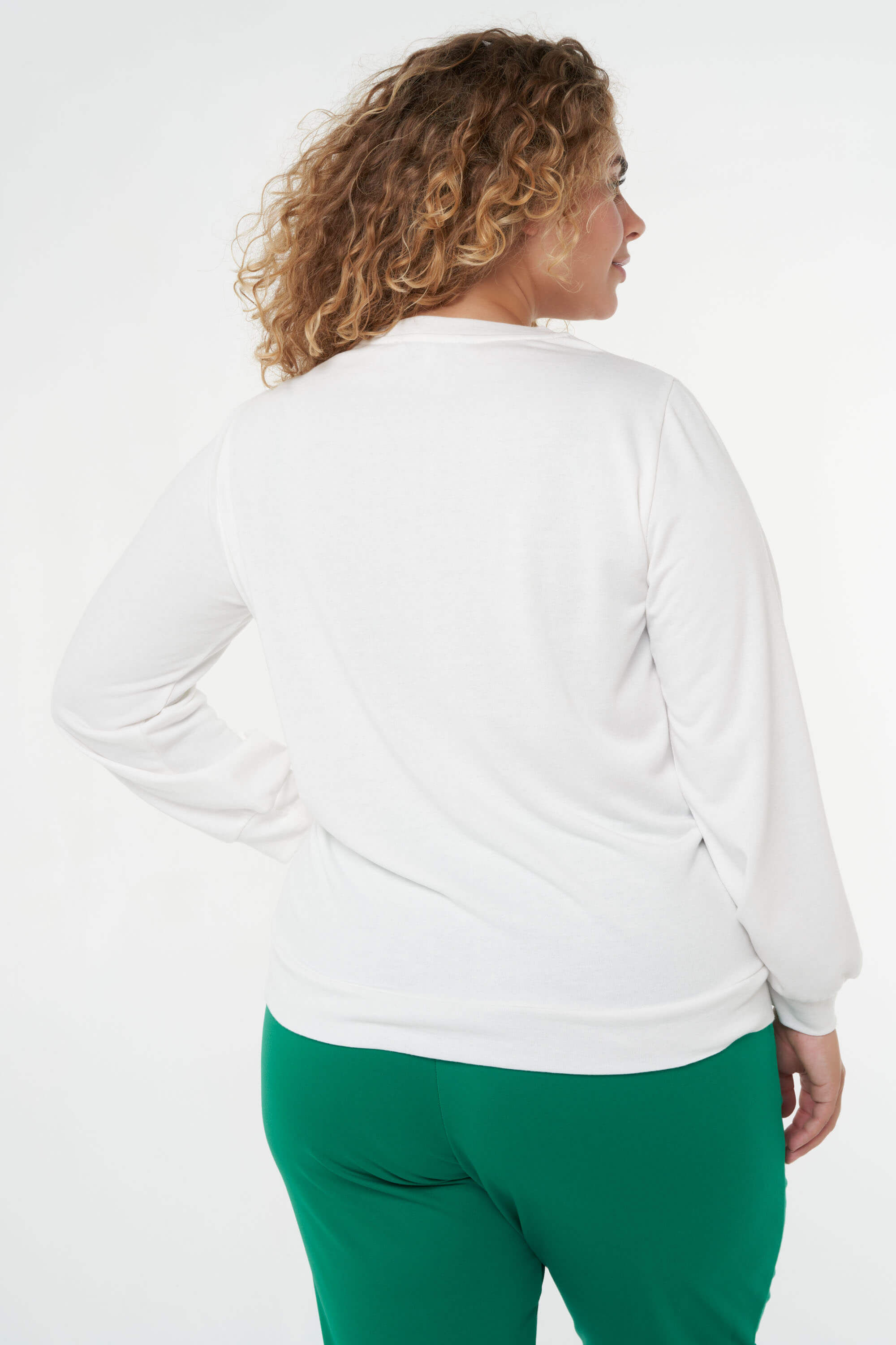 Su&eacute;ter con texto image number 4