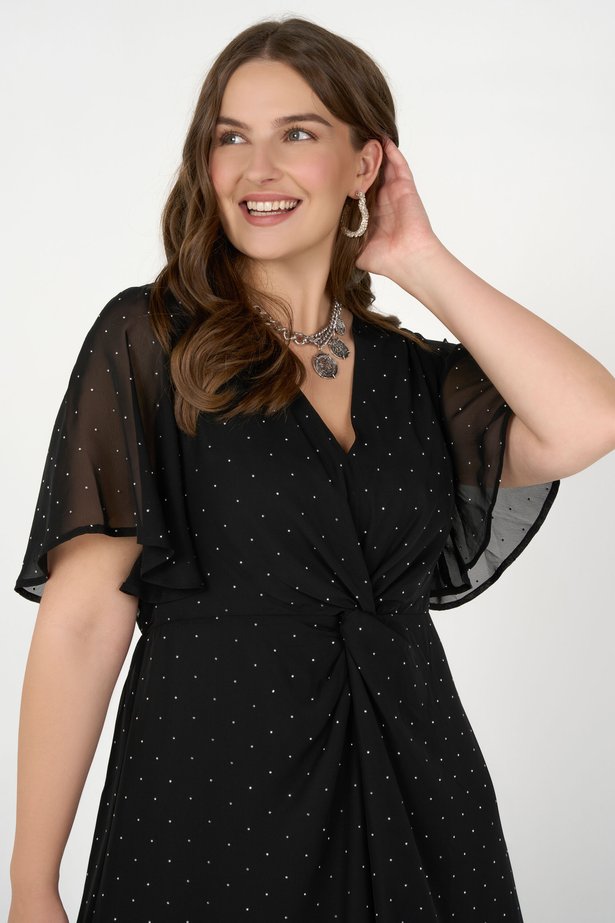 Vestido largo con toques plateados image number 5