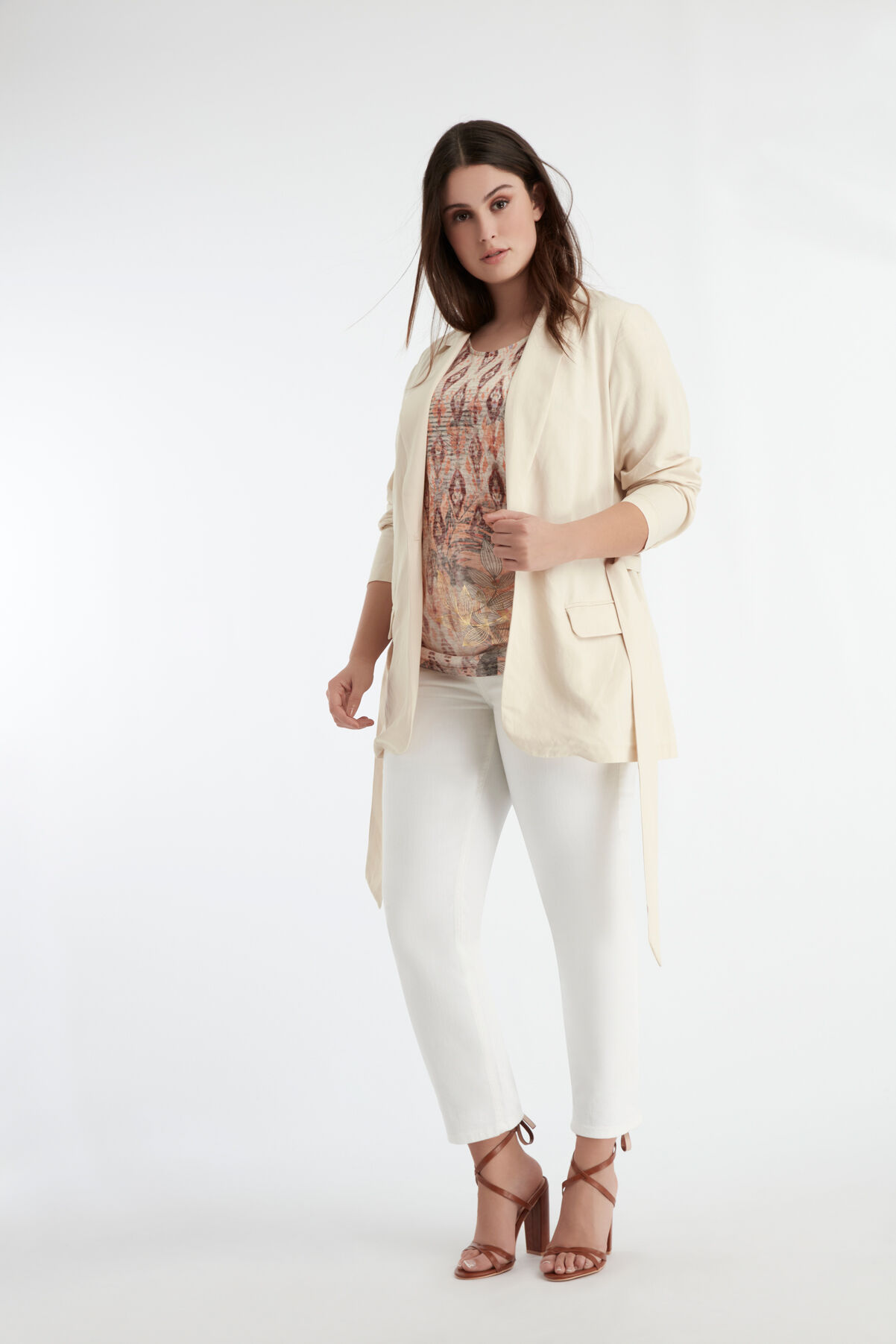 Blazer con cintur&oacute;n image number 5