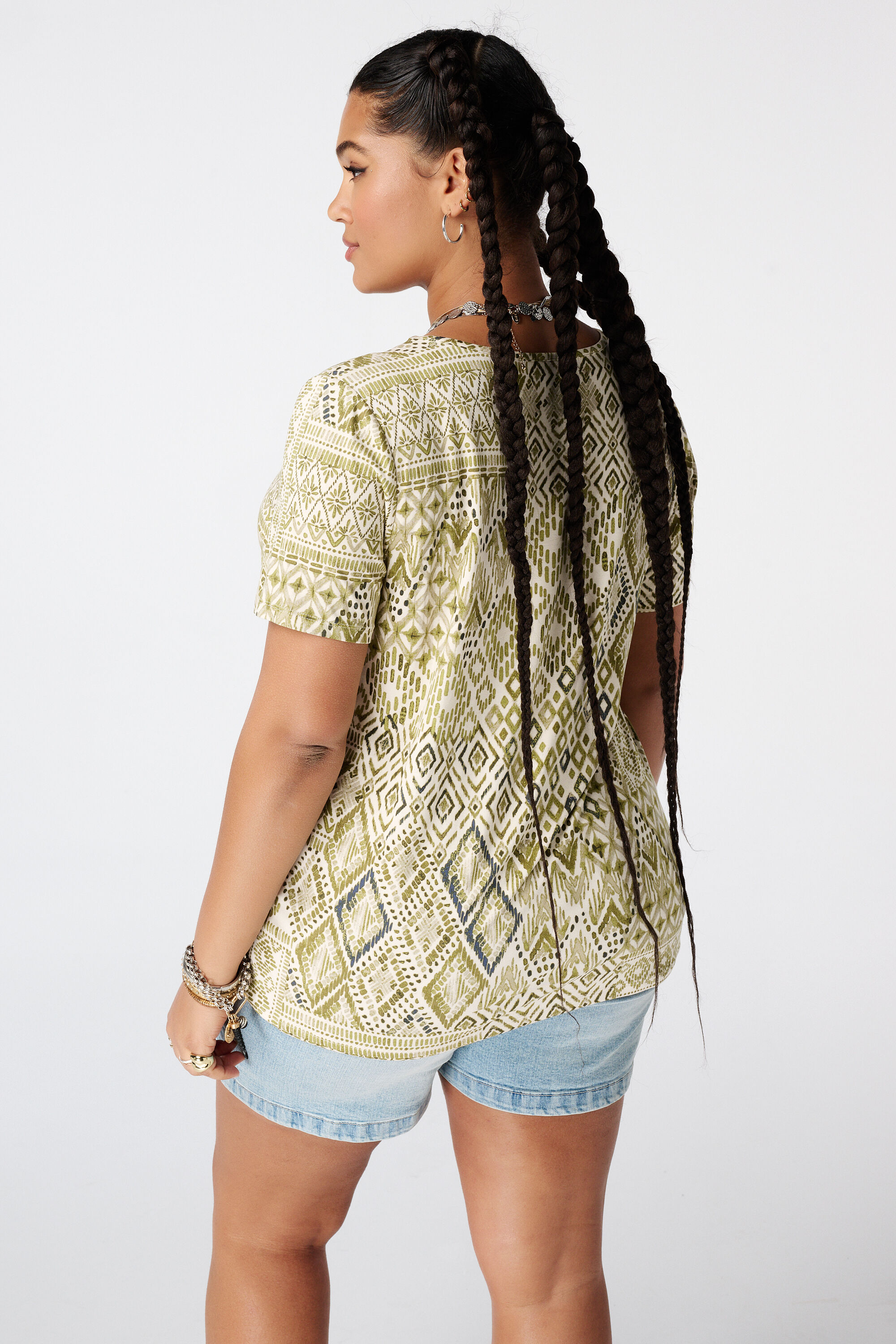 Top estampado con escote en V image number 3