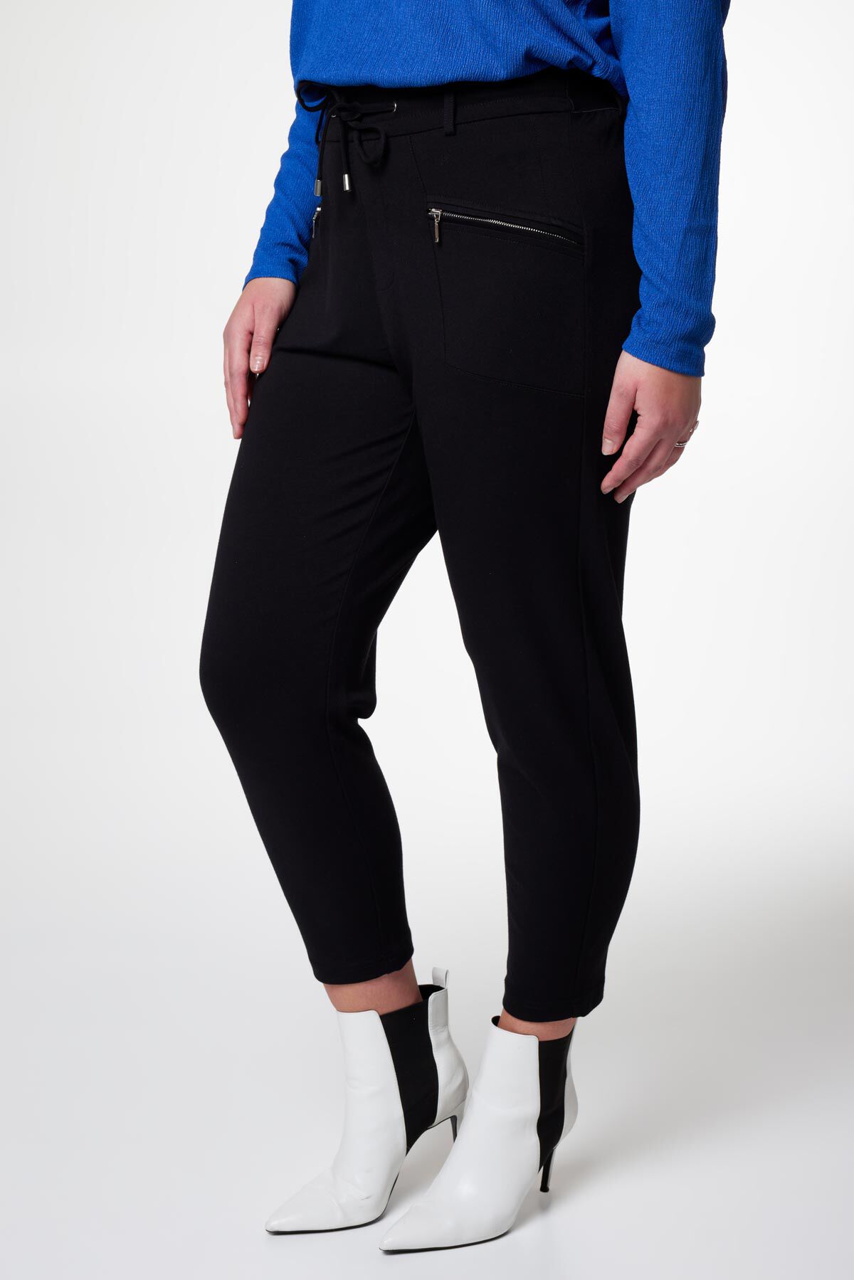 Pantalones tobilleros con cremalleras image number 5