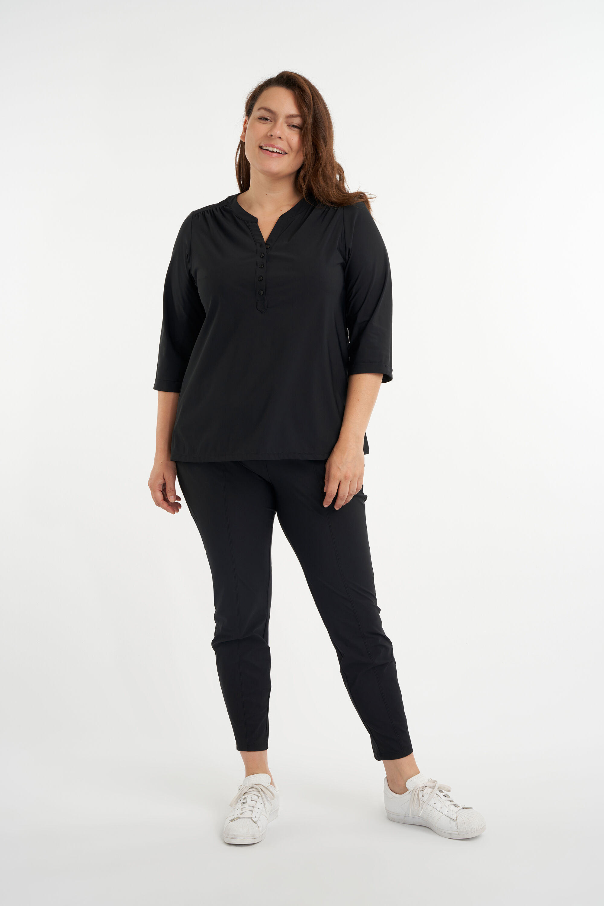 Top con escote en V  image number 6