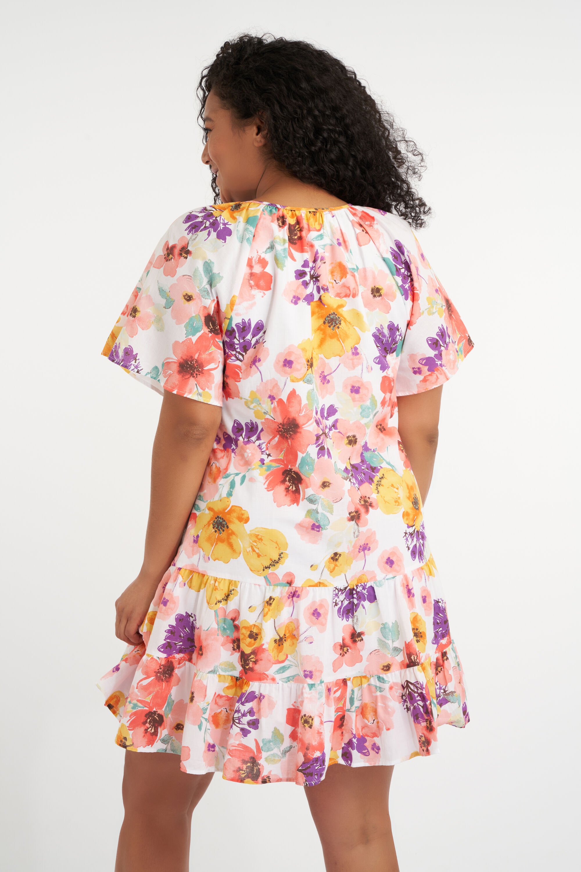 Vestido corto acampanado con estampado image number 3