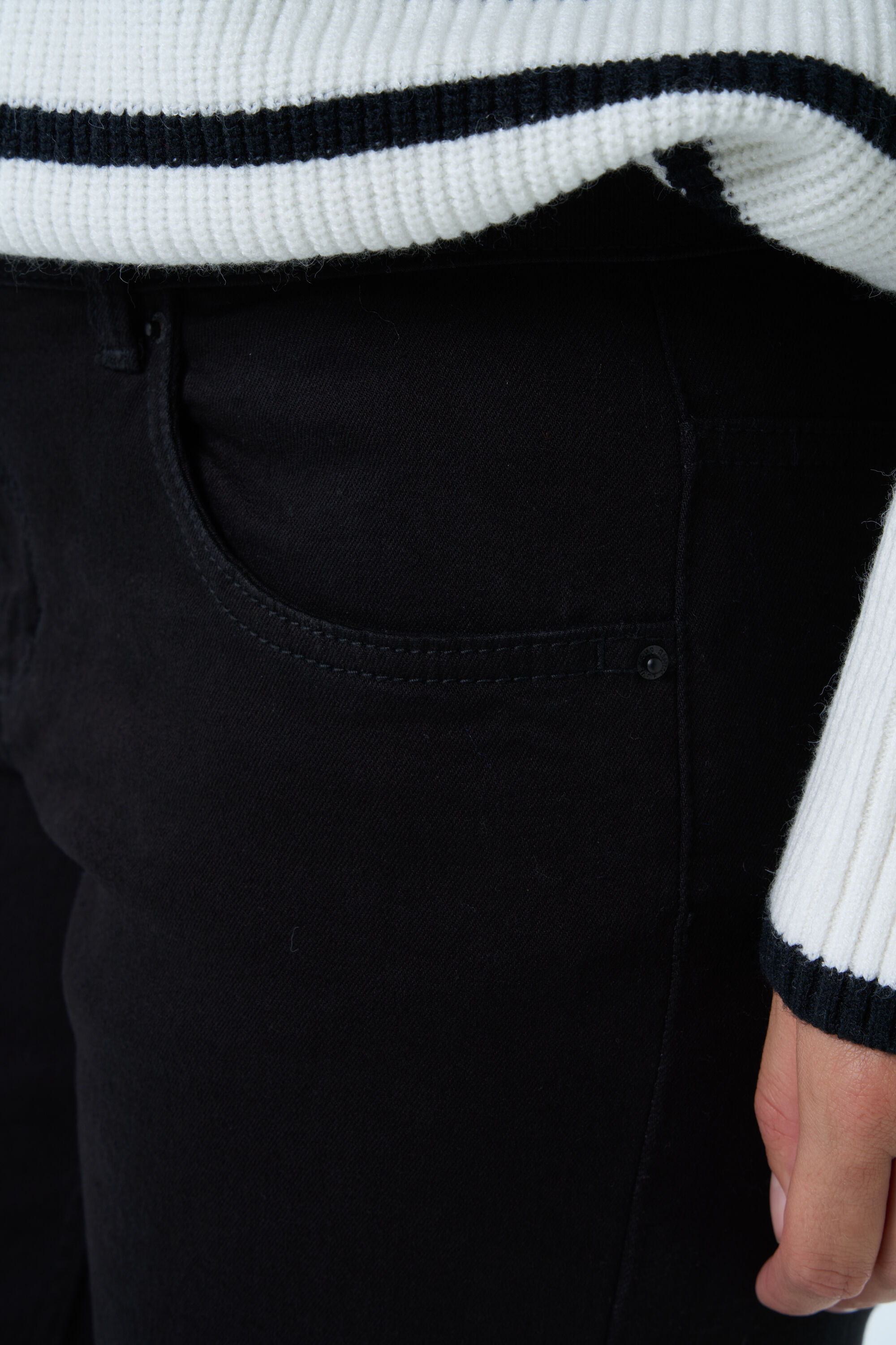 Vaqueros ROSE de corte holgado image number 5