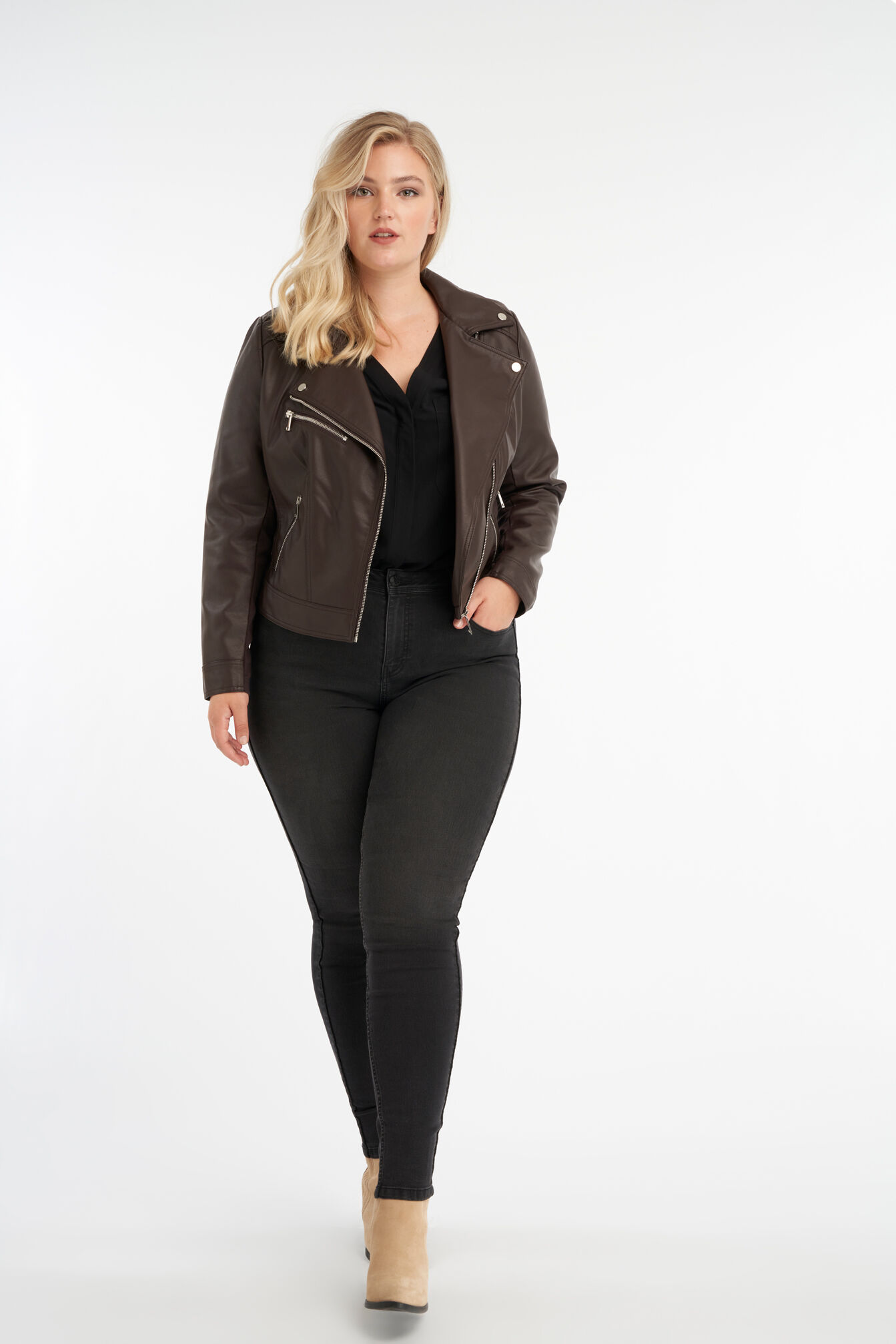 Chaqueta motera de cuero sint&eacute;tico image number 5