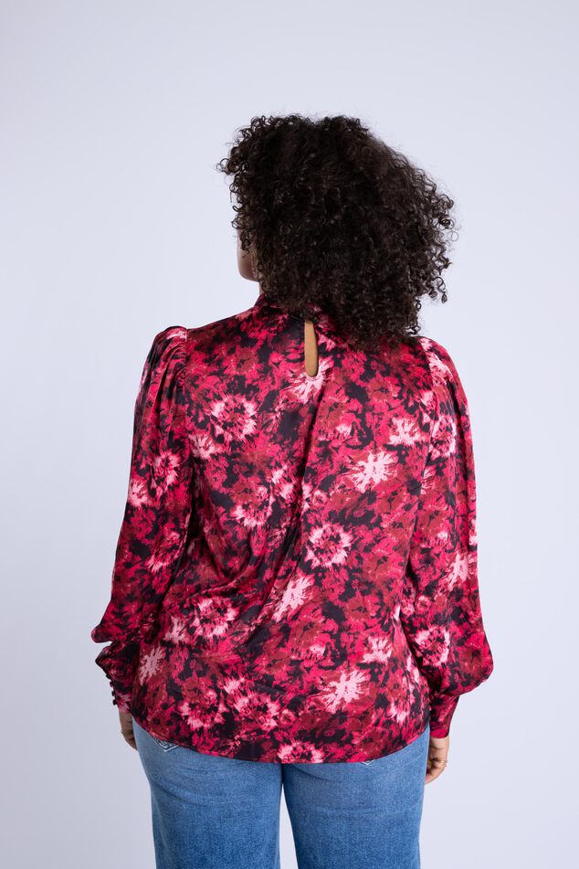 Blusa de satén con estampado image number 4