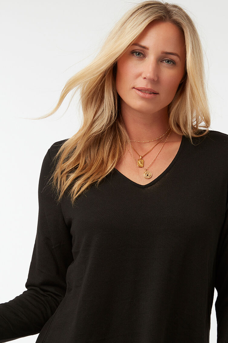 Camiseta con cuello de pico image number 5