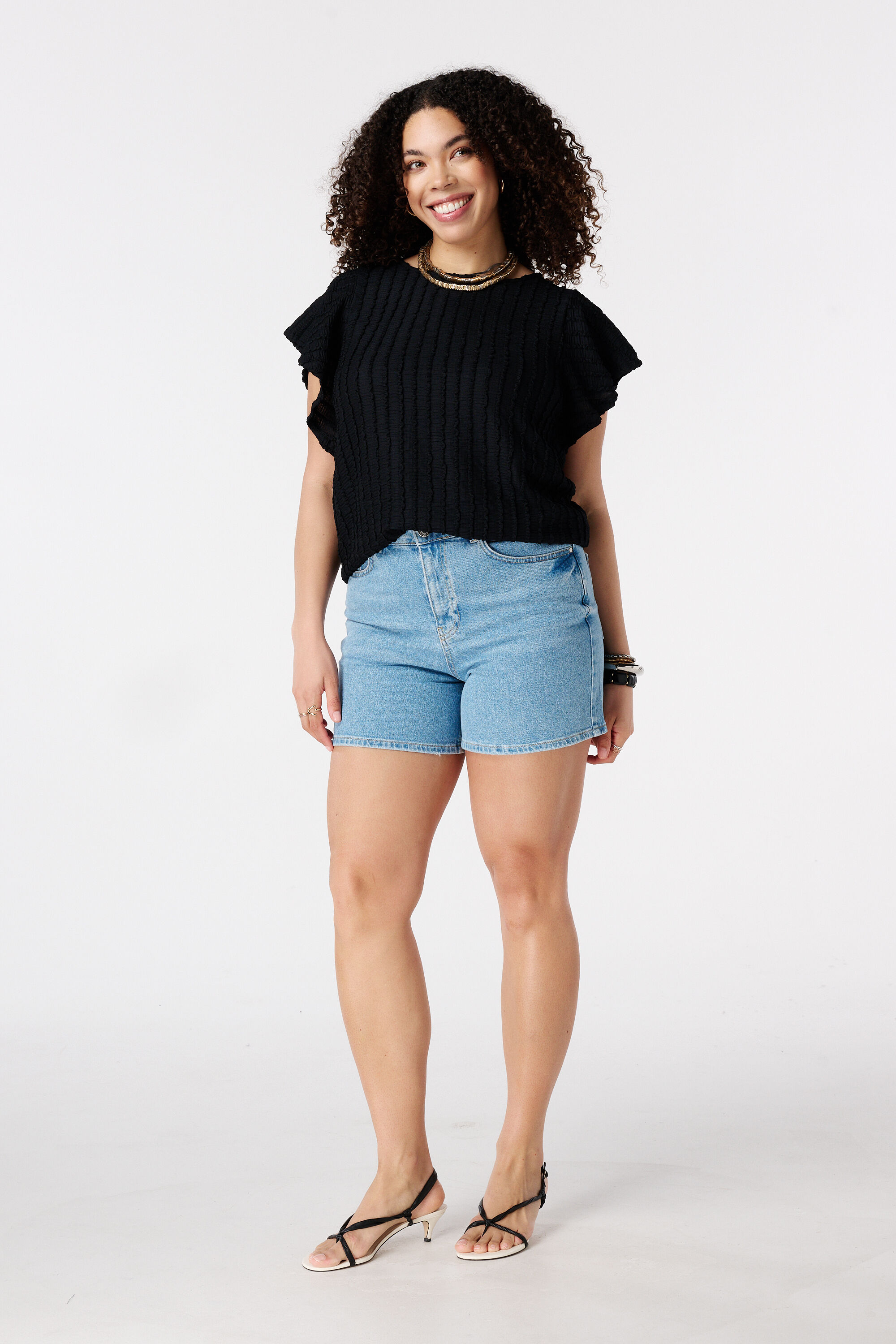 Top con mangas mariposa image number 5