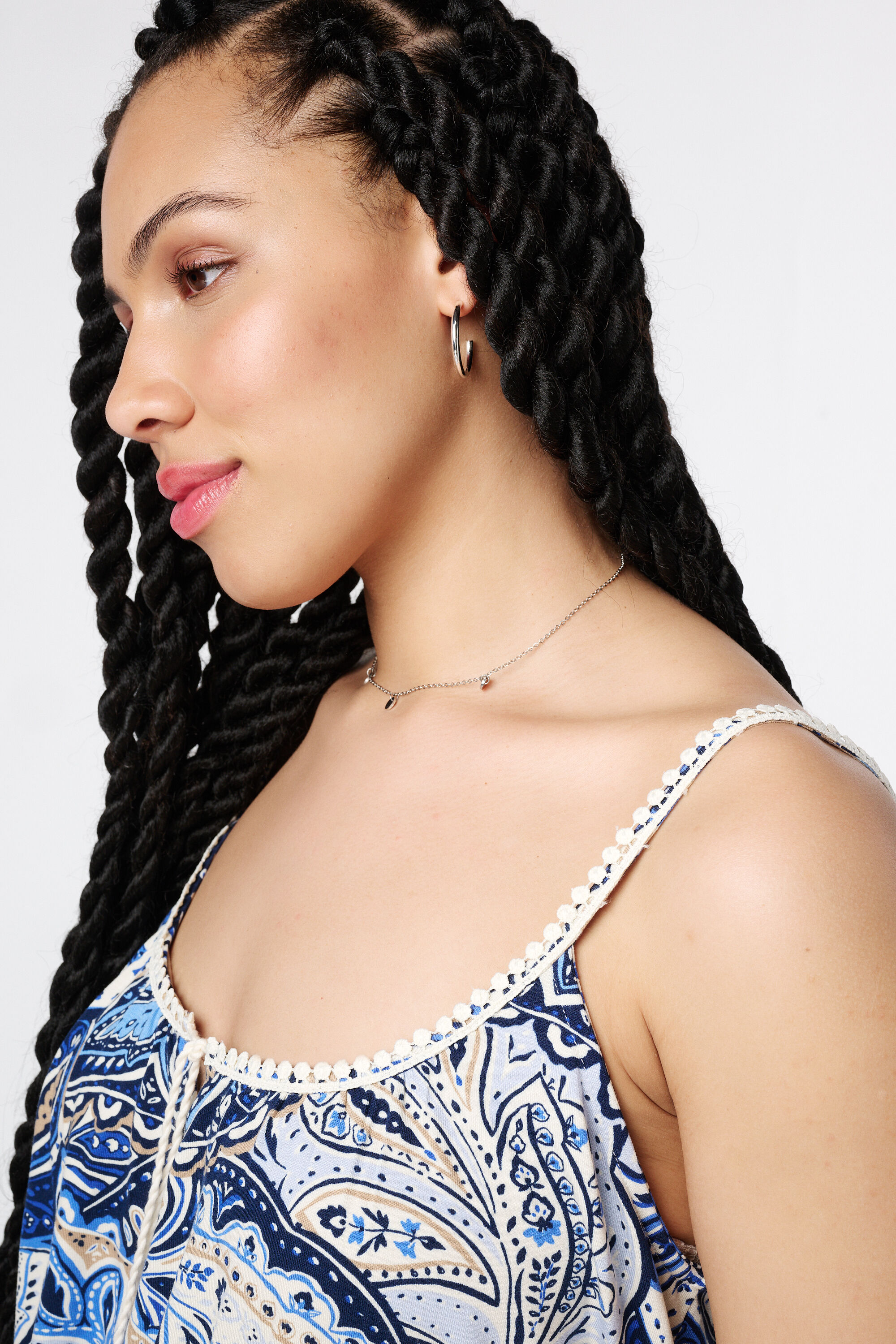 Top con detalles de ganchillo image number 4